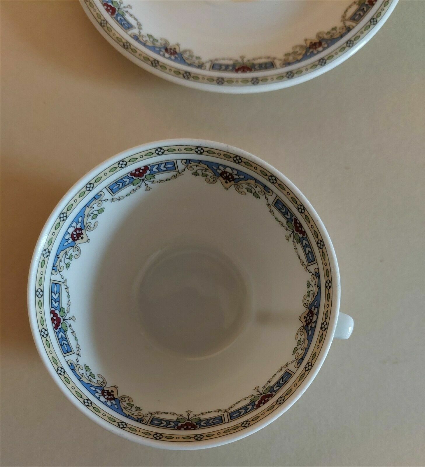 Tasse en porcelaine de Limoges La Seynie années 50