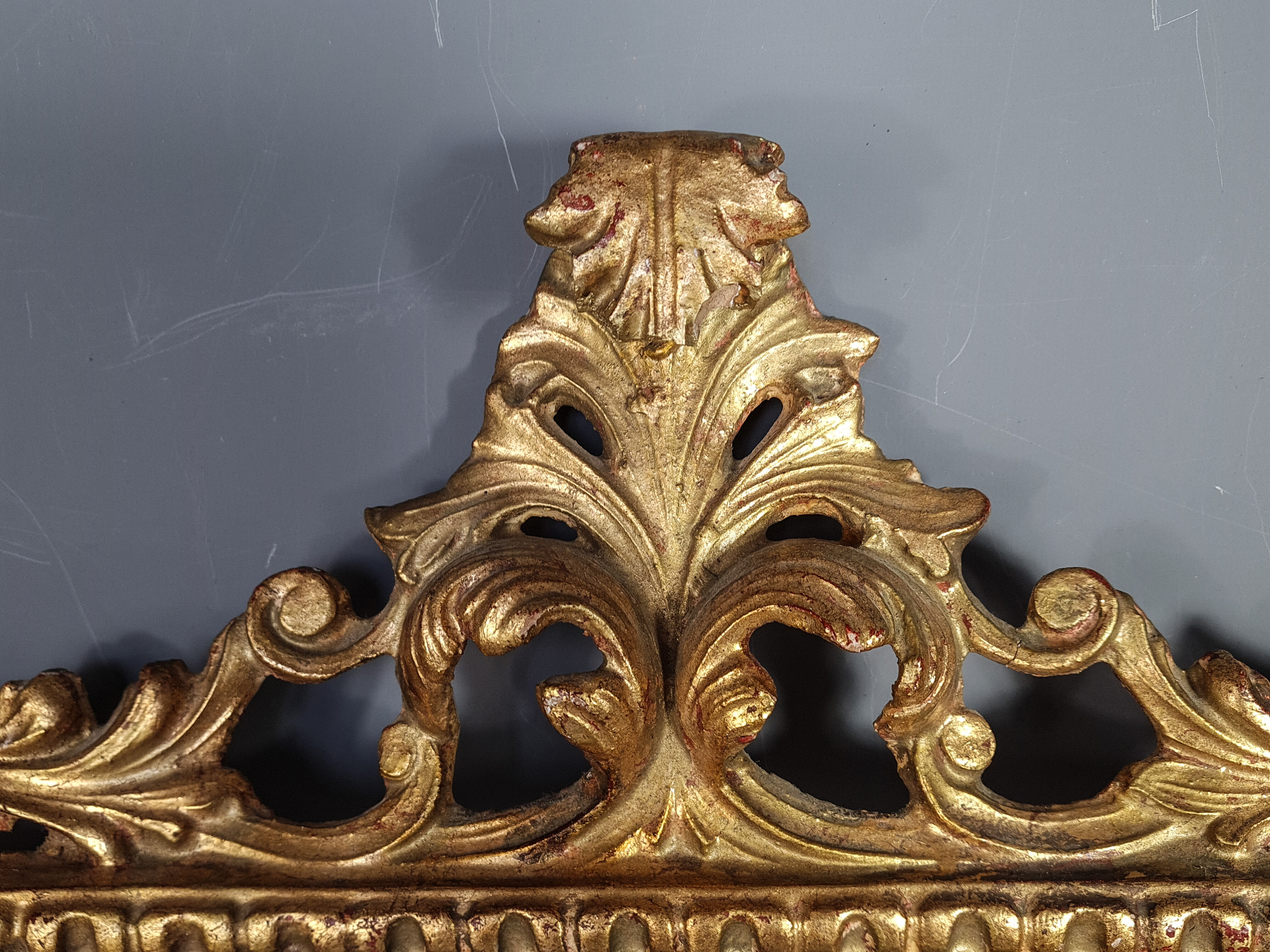 Italian frame nineteenth century. carved wood gilding gold leaf of leaf origin foliage 38,5x28,7 cm SB