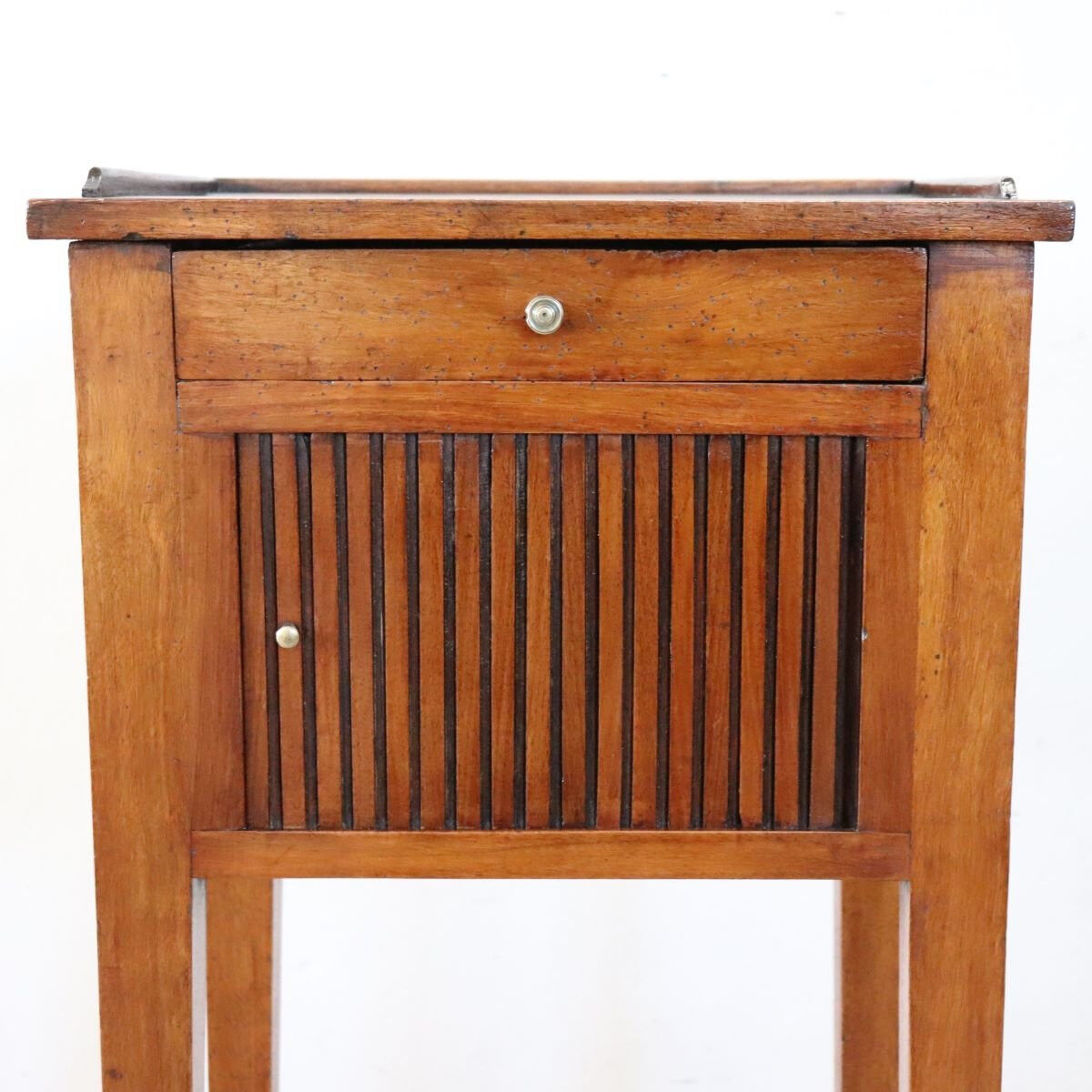 Antique Nightstand In Walnut, Italy Early 19th Century