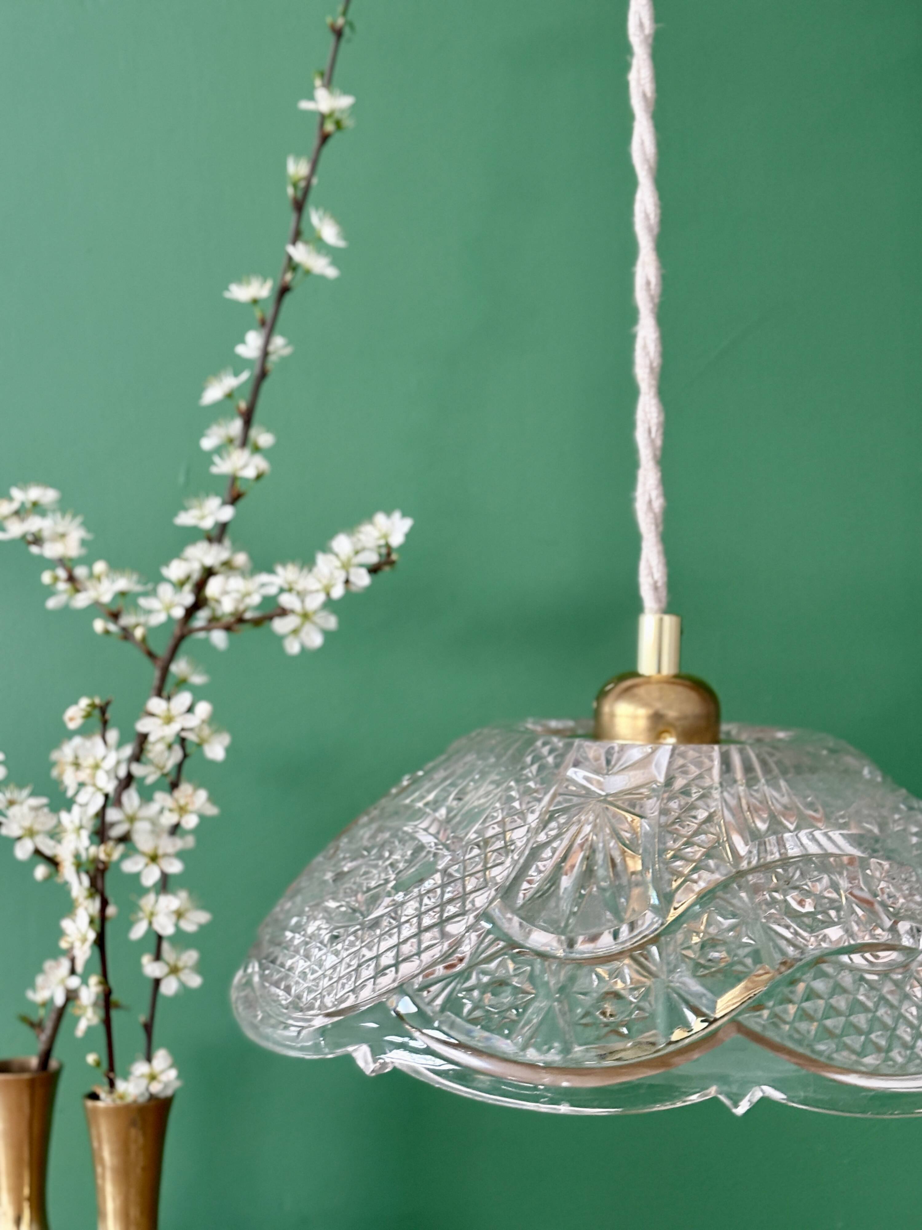 Suspension abat-jour vintage en verre travaillé - collection vaisselle -