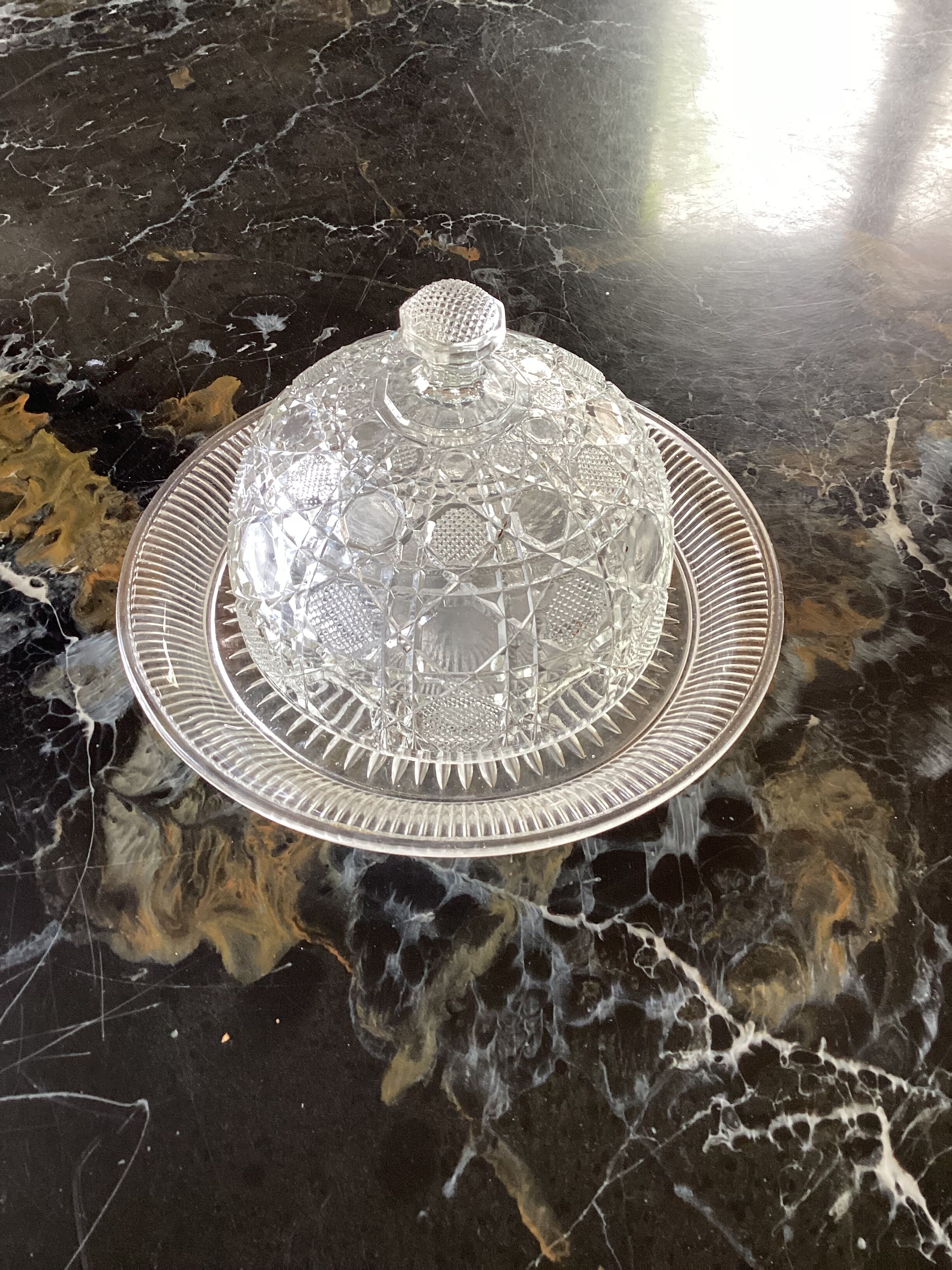 Bell with its vintage glass plate dimension: height -13cm- diameter plate -22.5cm-