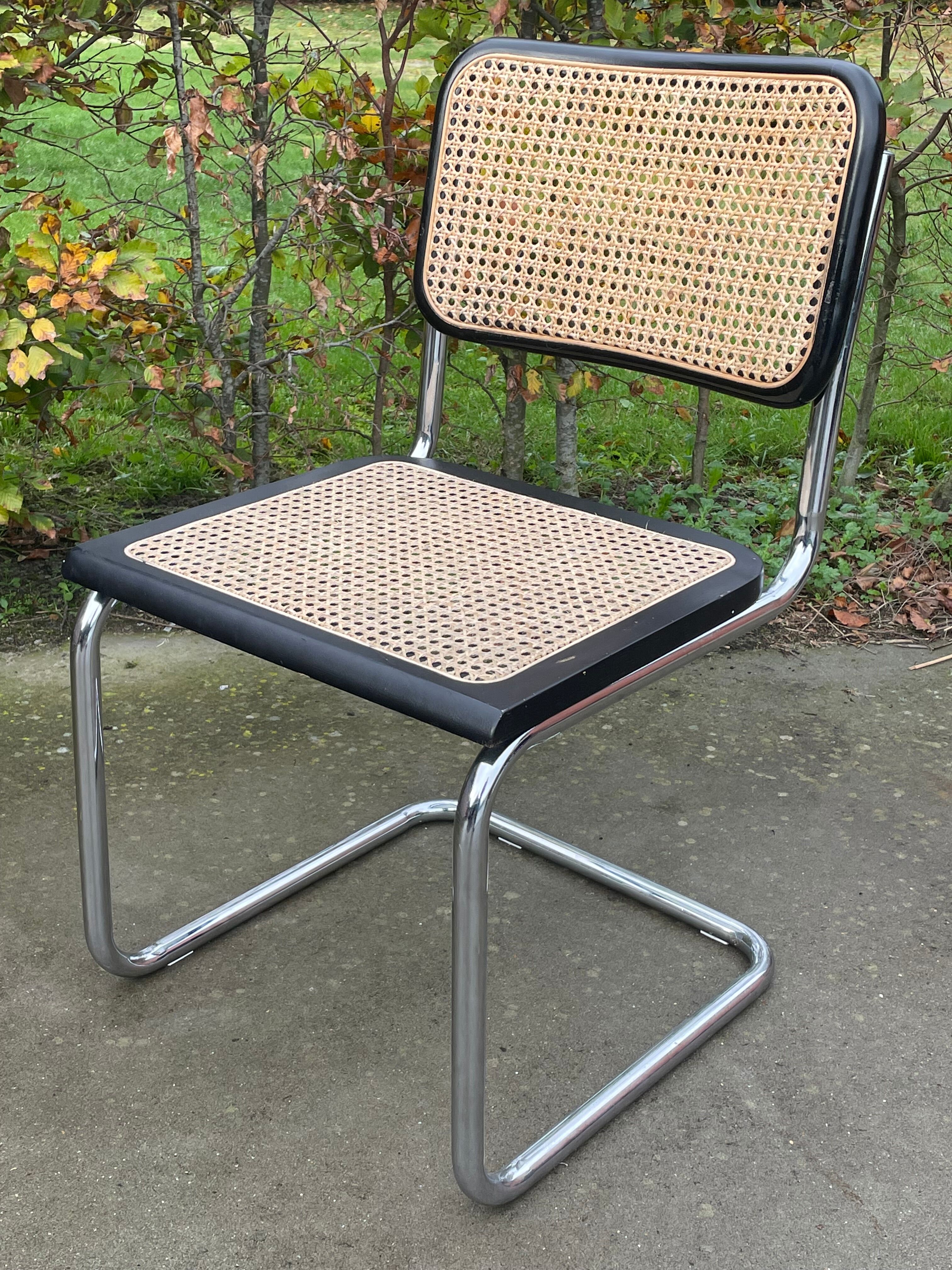 Chaise Cesca modèle b32 en chrome et noir par Marcel Breuer