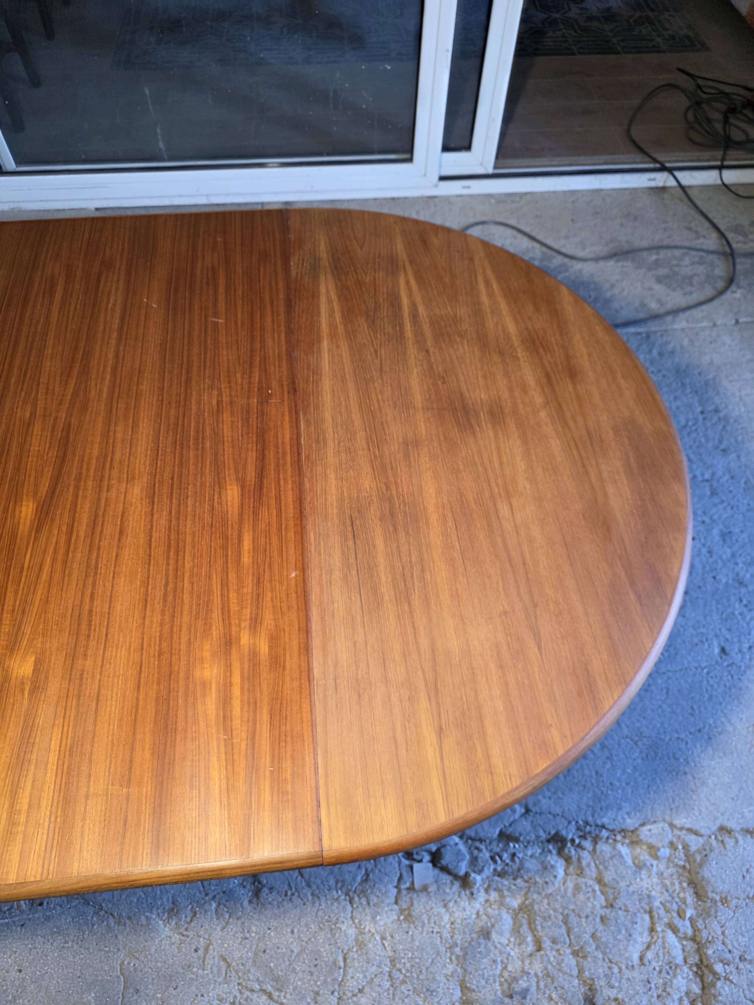 Table extensible Baumann en teck des années 60, (2 rallonges)