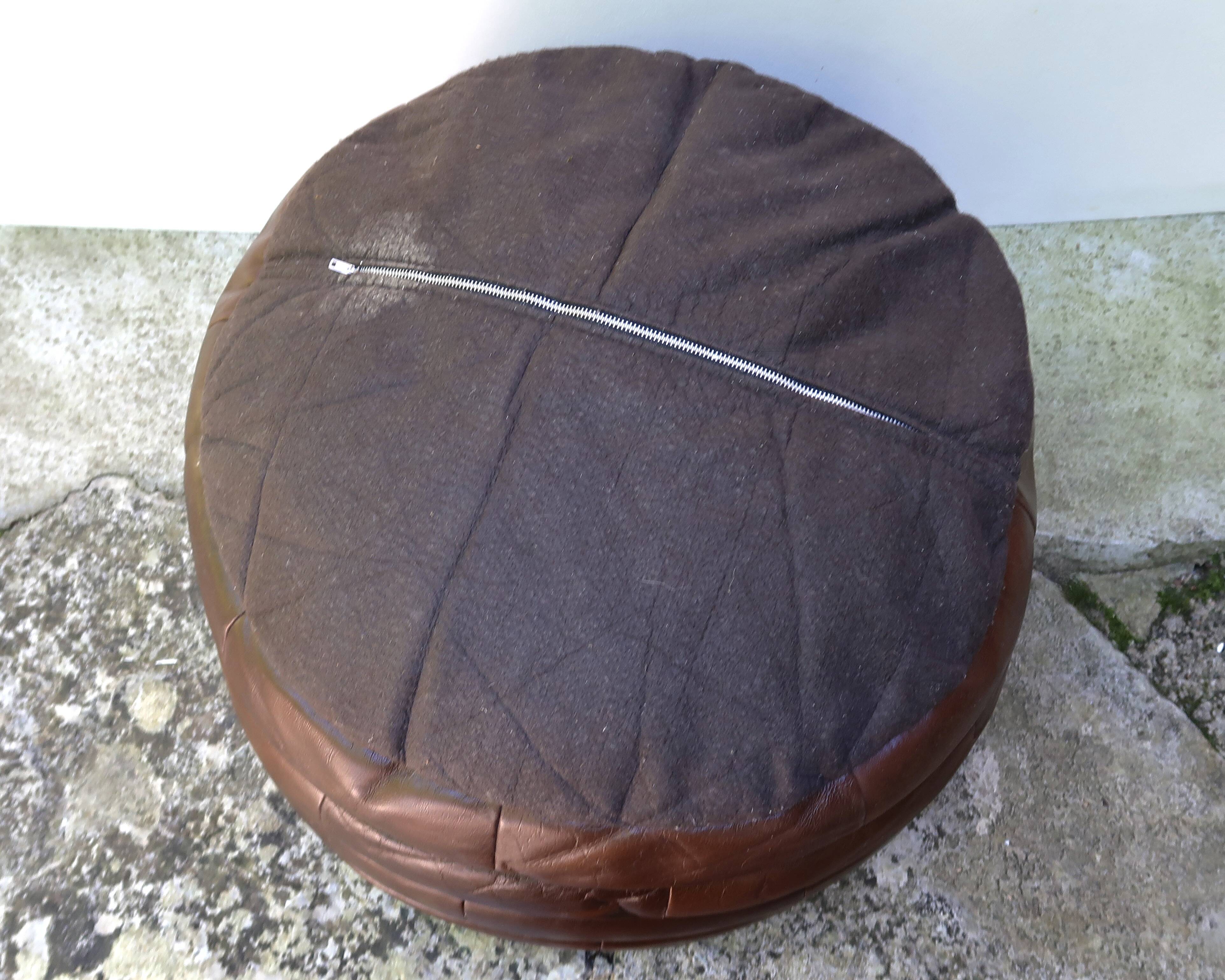 Pouf rond en patchwork de cuir marron foncé, années 70