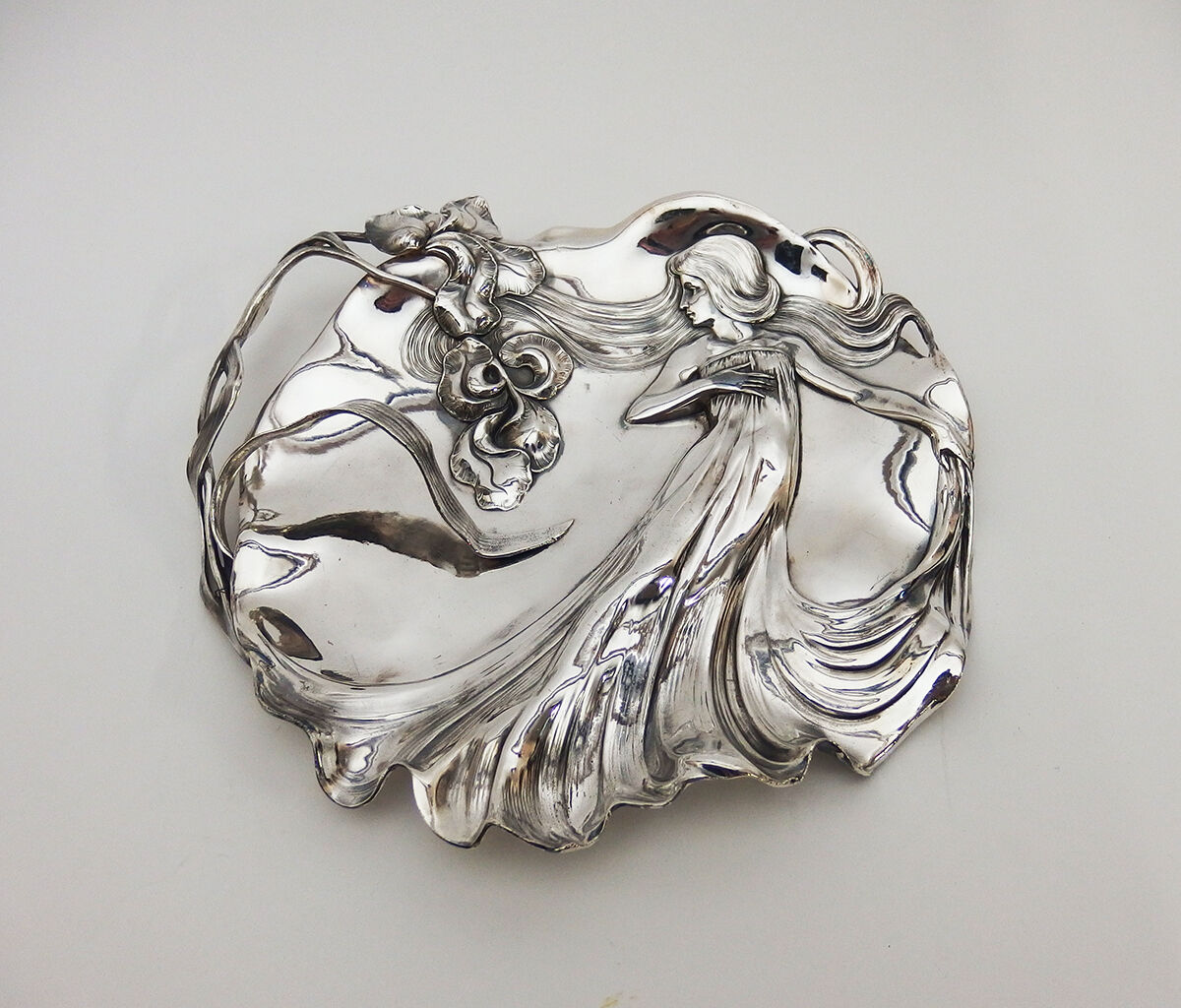 Art Nouveau card dish by WMF