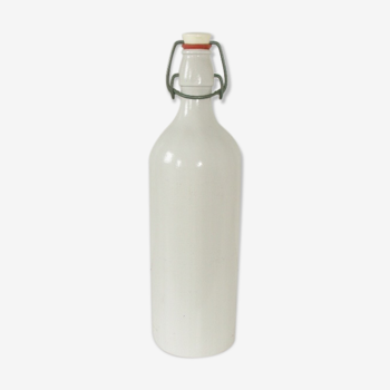 Bouteille 75cl en grès émaillé blanc M.K.M.