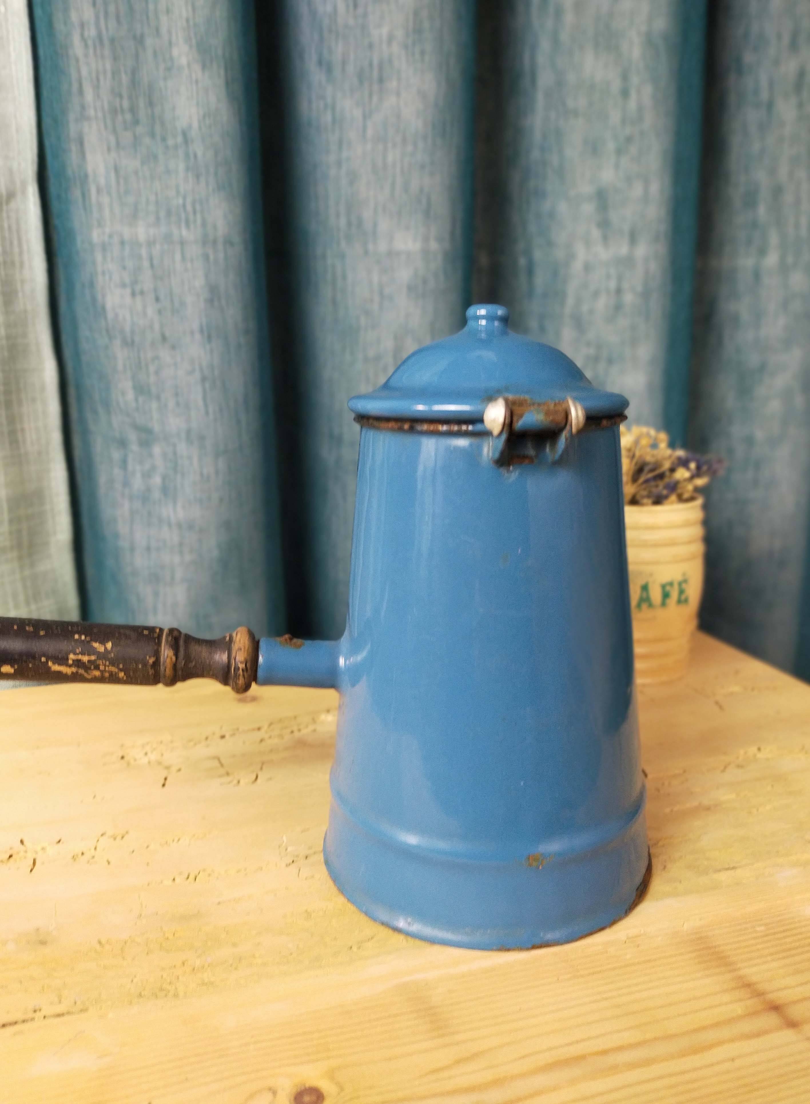 Blue enameled sheet metal chocolate maker