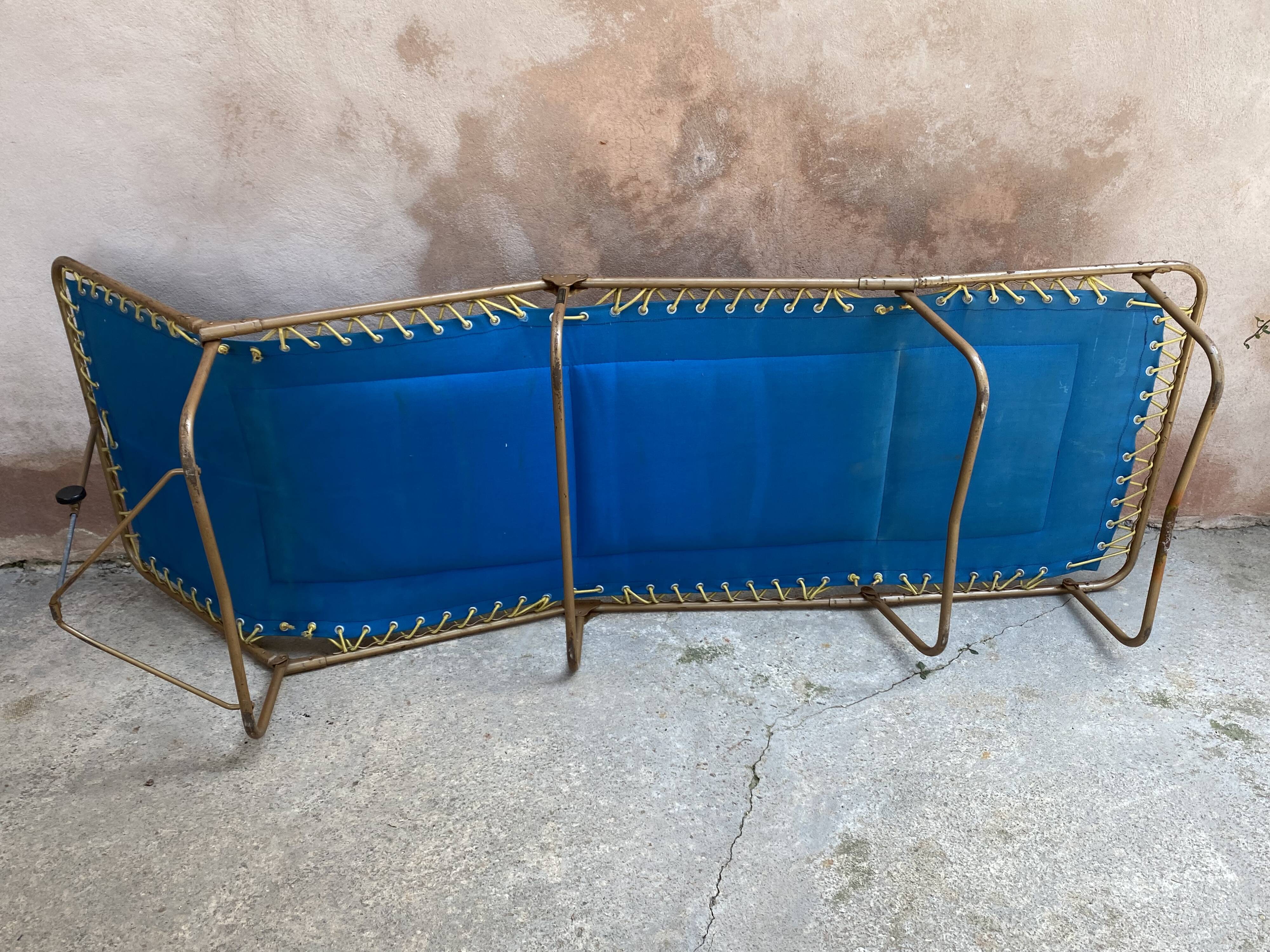 Camp bed or folding deckchair