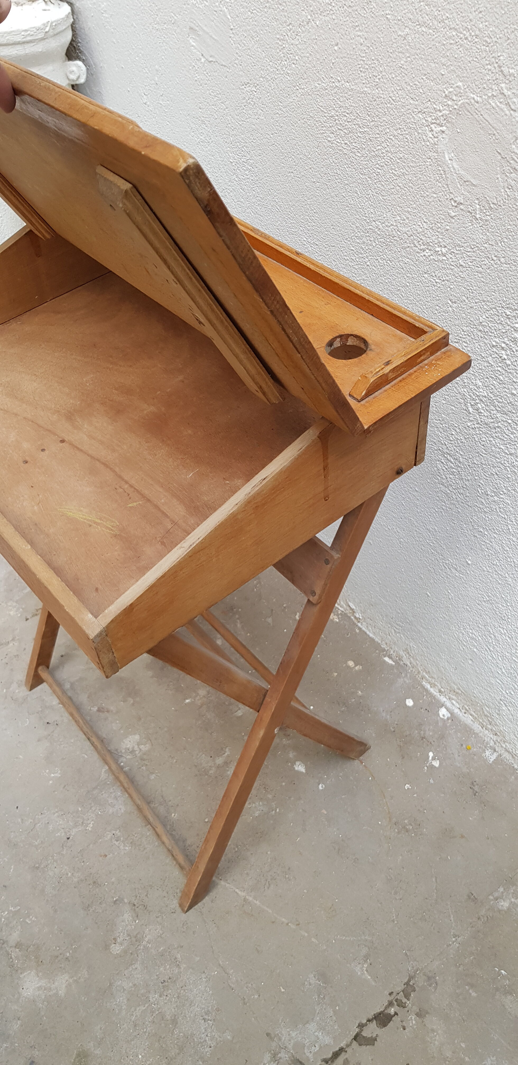 Children's foldable desk