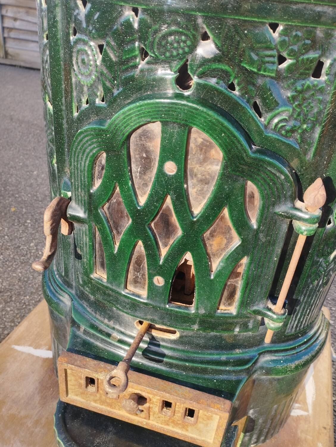 Lilyver Deville cast iron wood stove