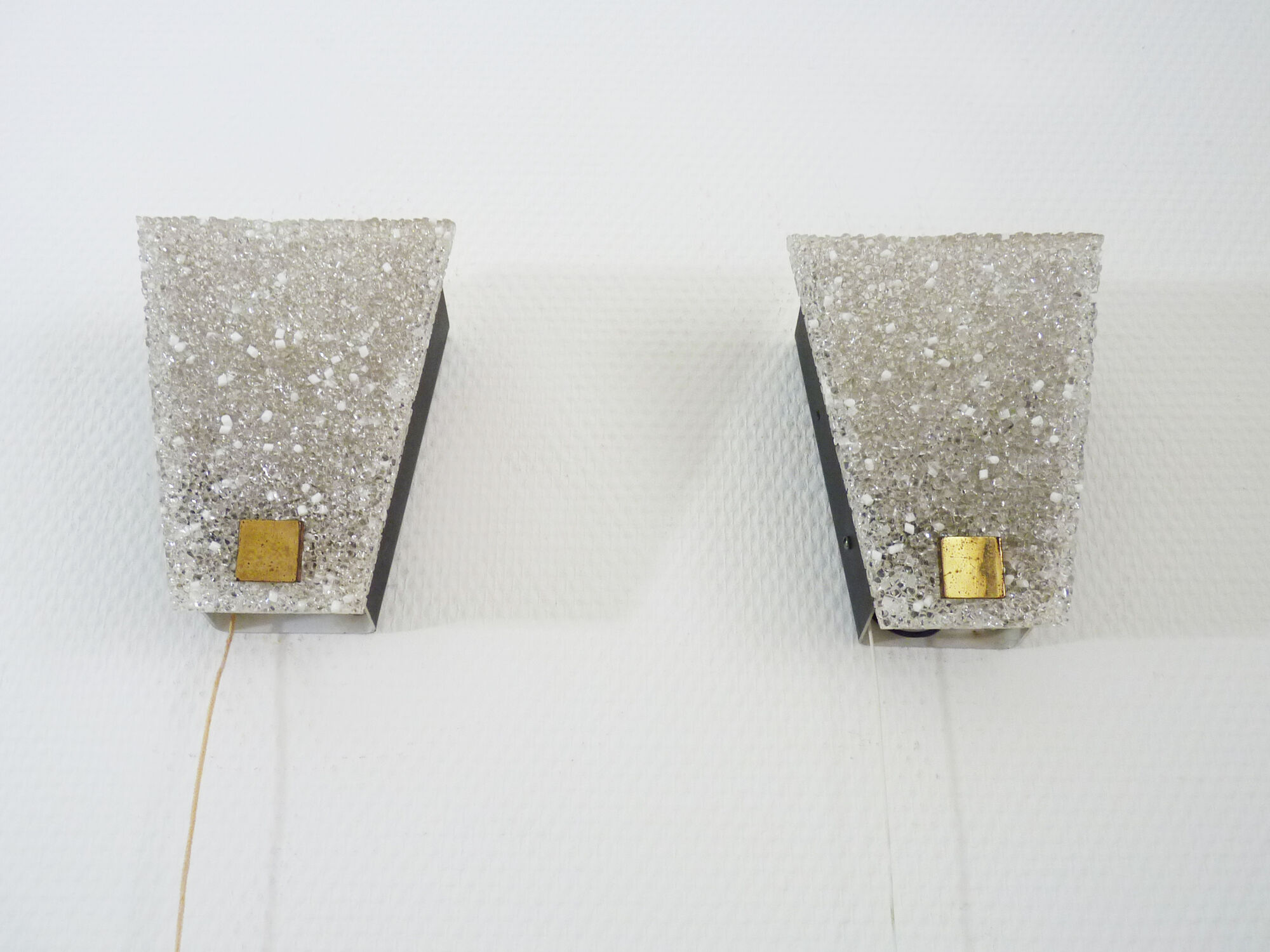 Pair of minimalist vintage appliques in granite perspex and metal structure. Year 50