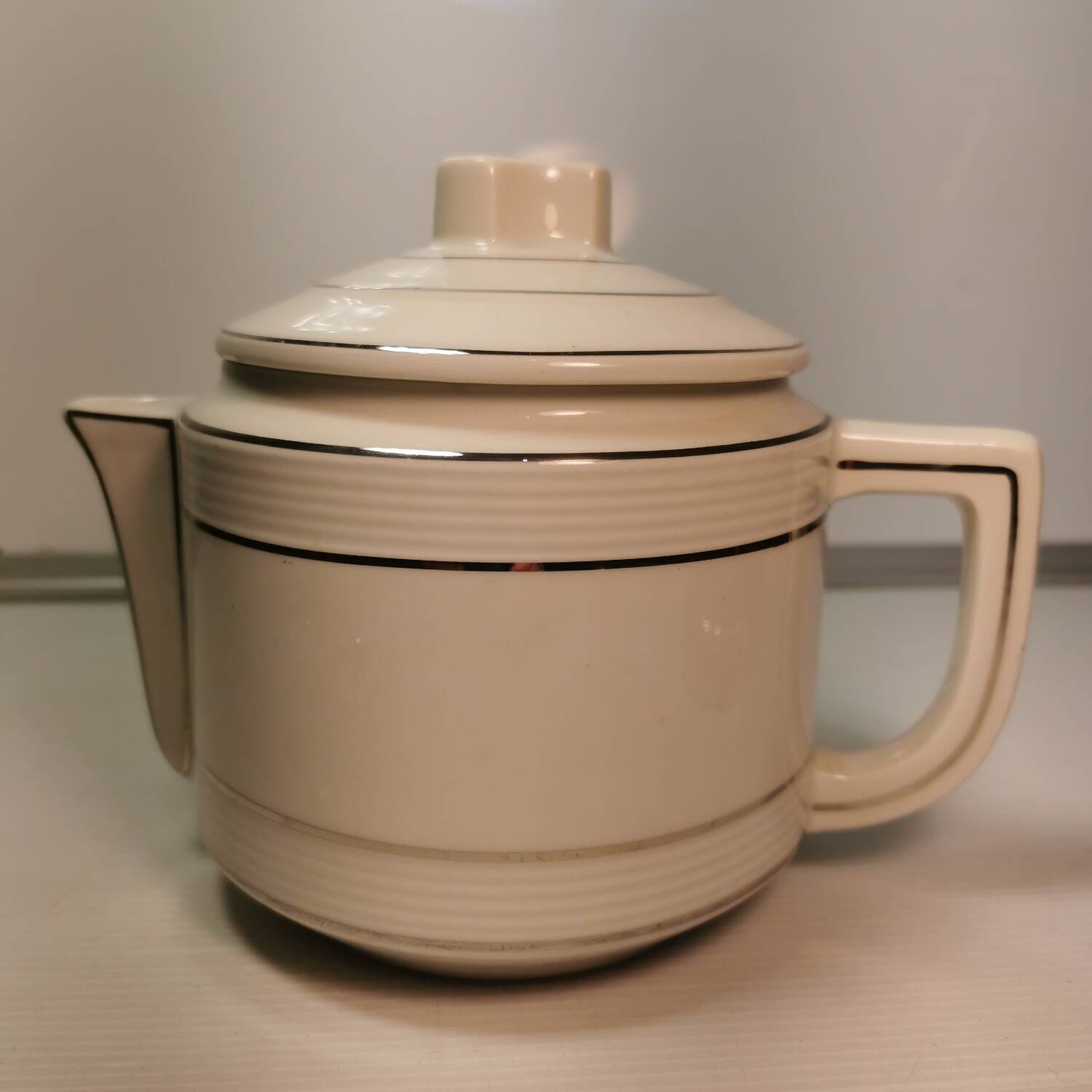 Vintage art deco teapot coffee maker. pillivuyt French porcelain