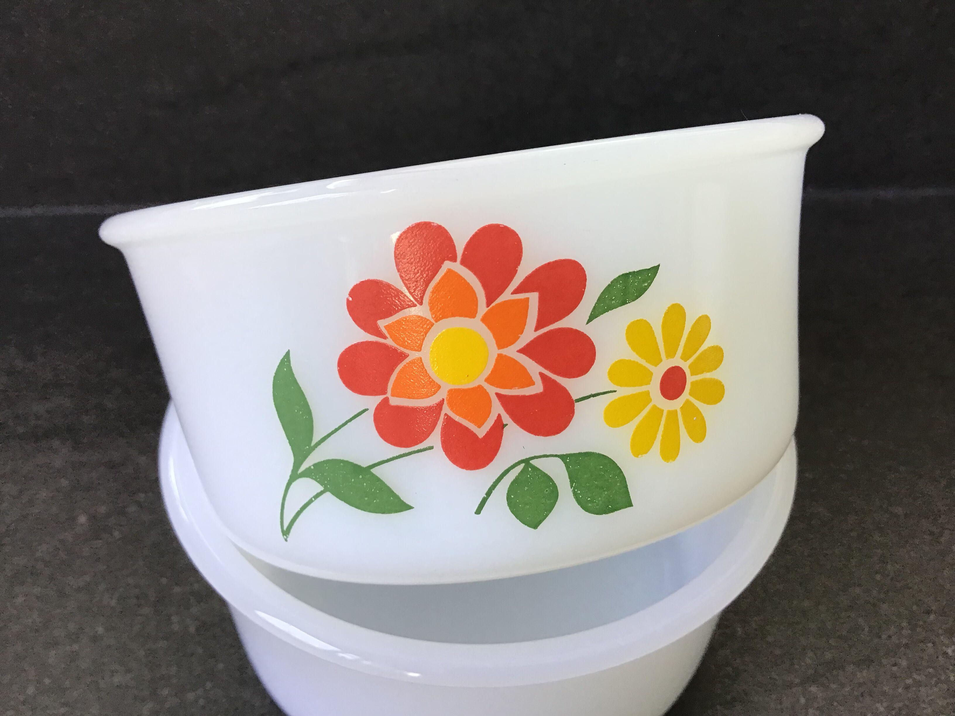 Set of 3 Arcopal ramekins, vintage décor red, orange, yellow flowers