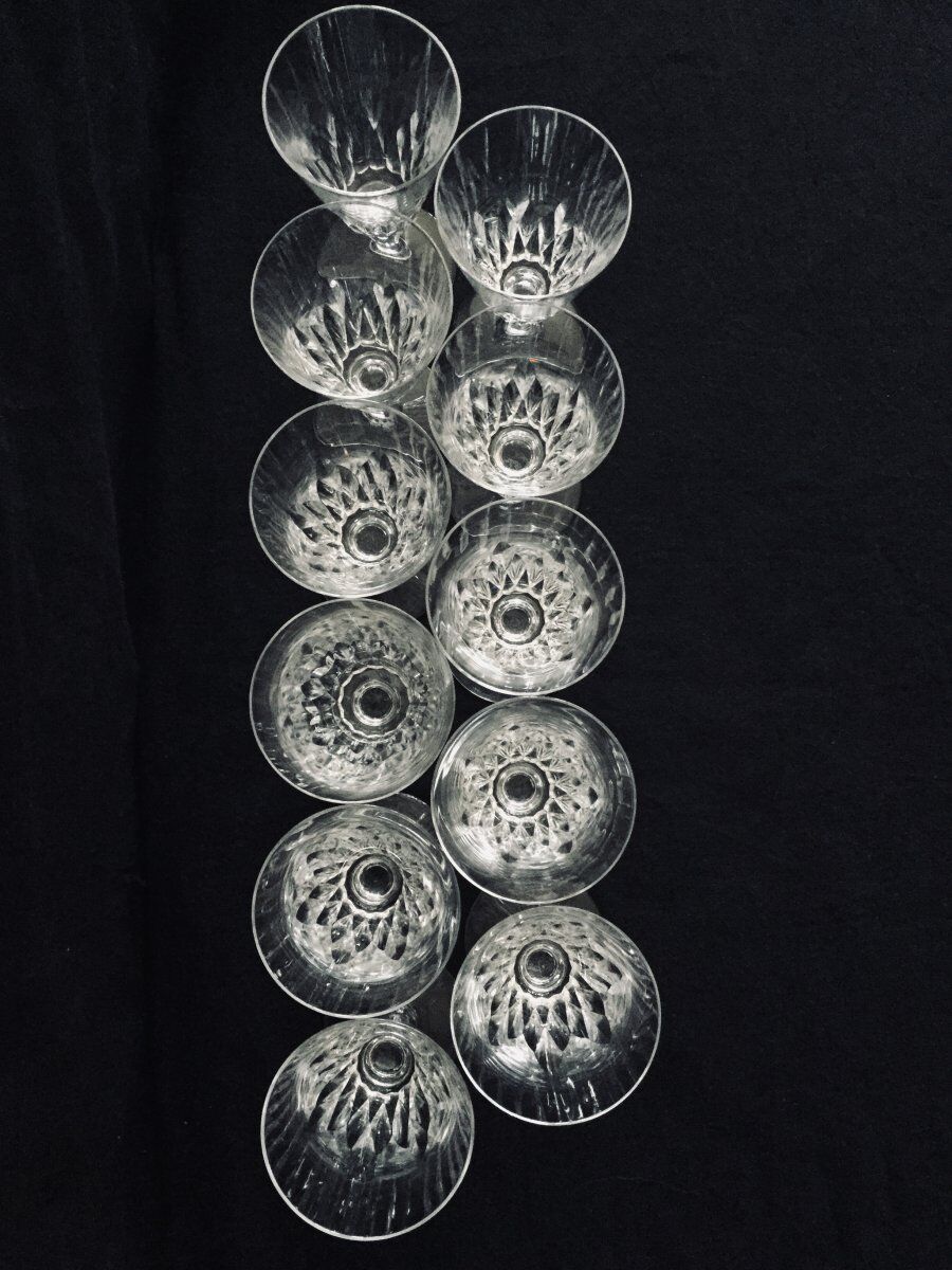 Set of 11 white wine glasses in Baccarat crystal carcassonne model
