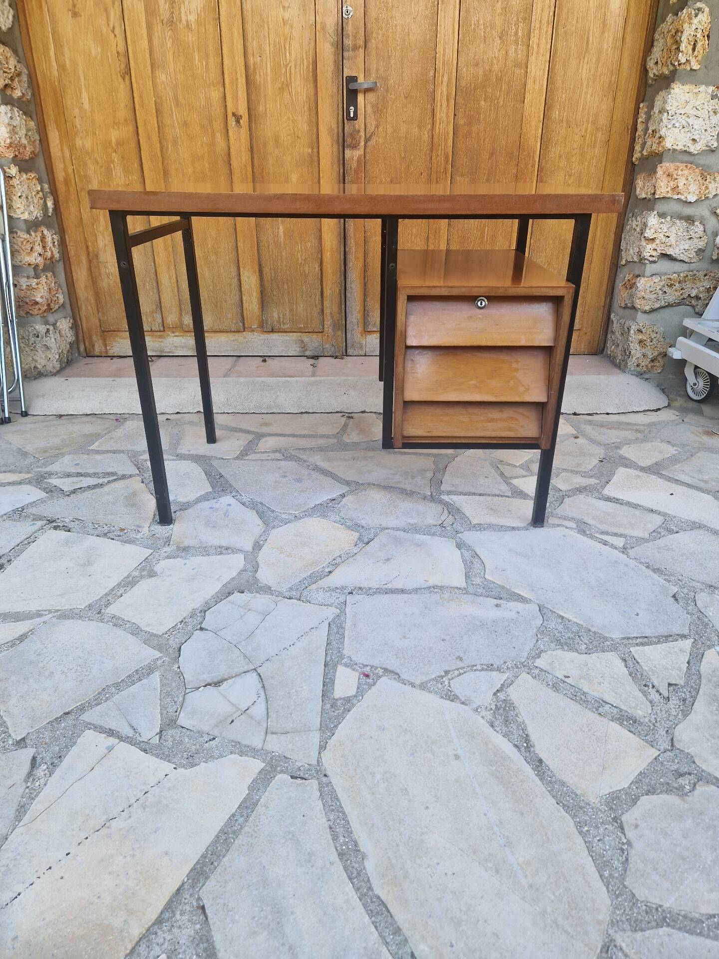 Bureau scandinave moderniste