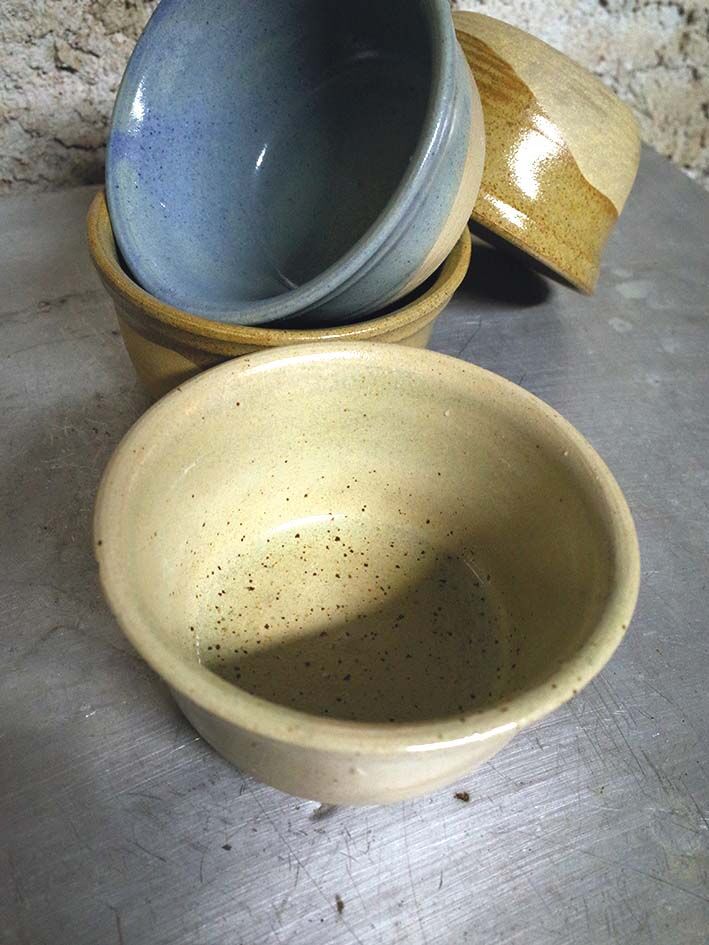 Set of 4 ramekins in semi-glazed sandstone, signed