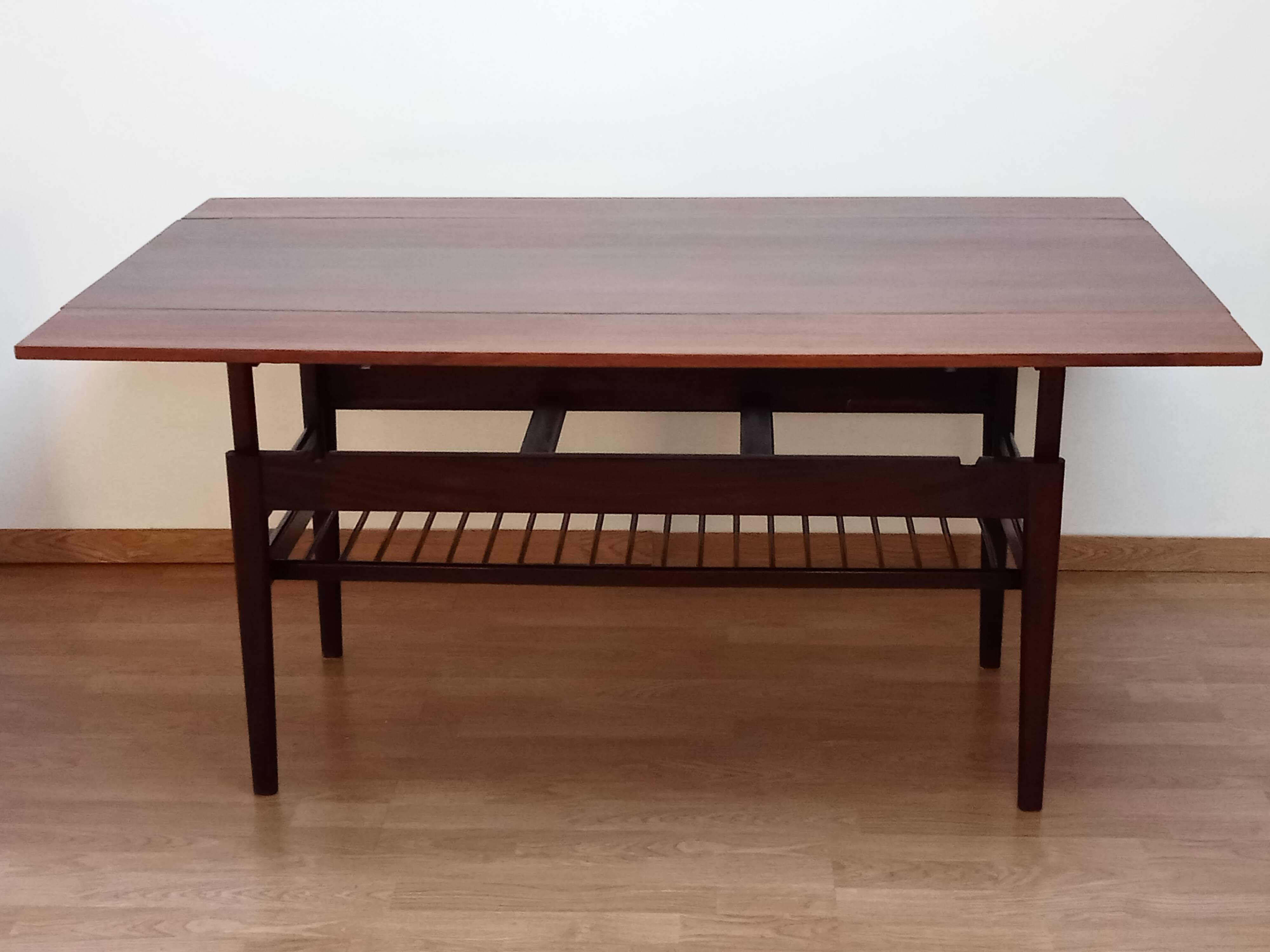 Lifting coffee table, Denmark, 1960s in teak
