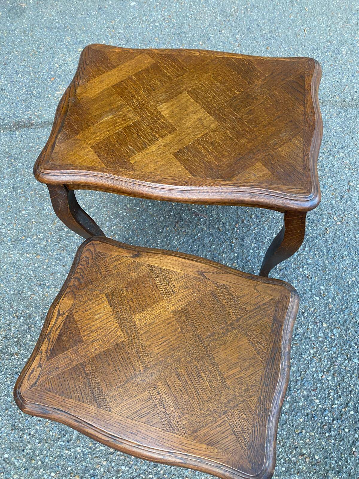 2 tables gigognes Louis XV en chêne massif et marqueterie 1960