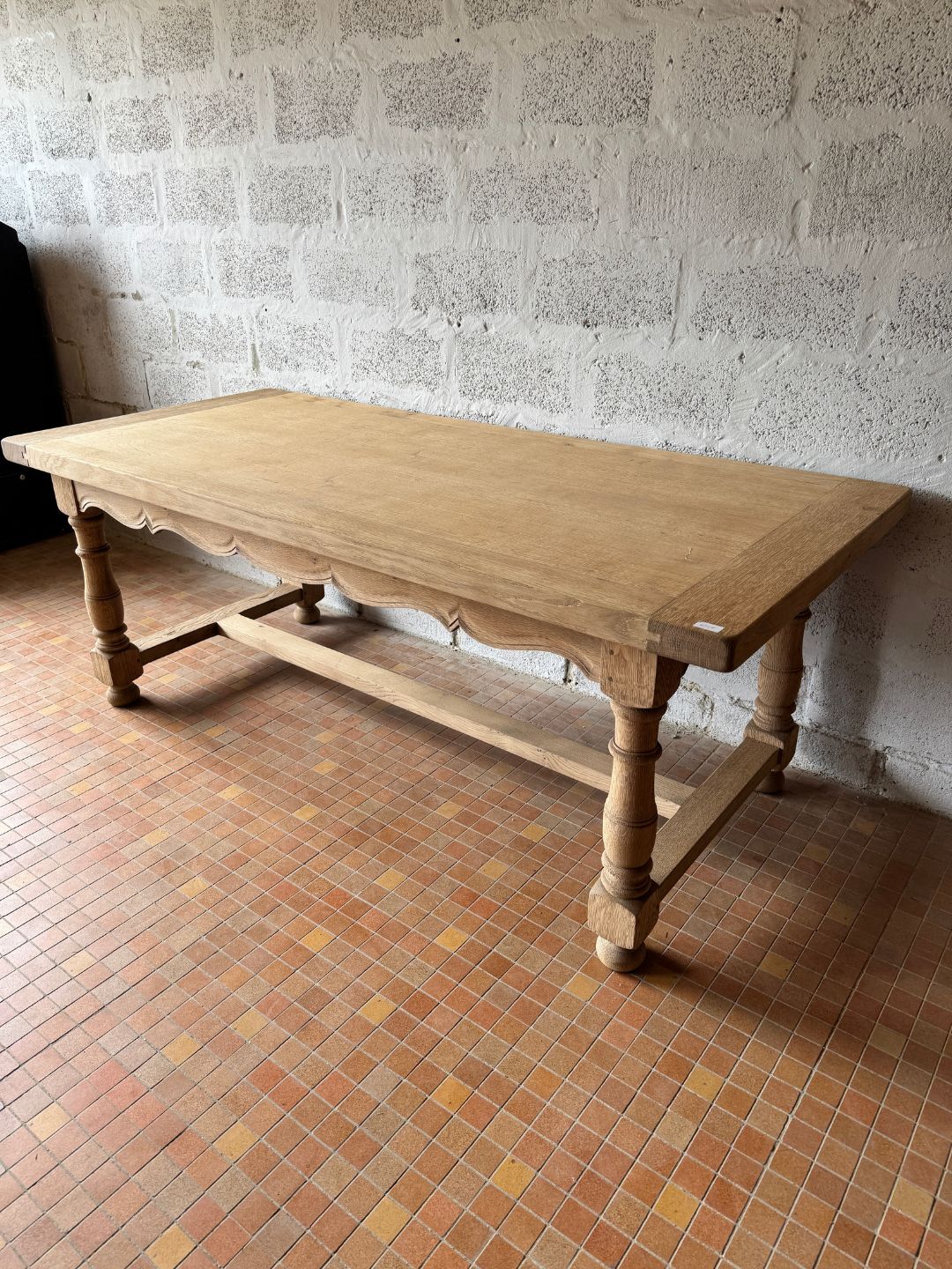 Aero-sanded oak farmhouse table