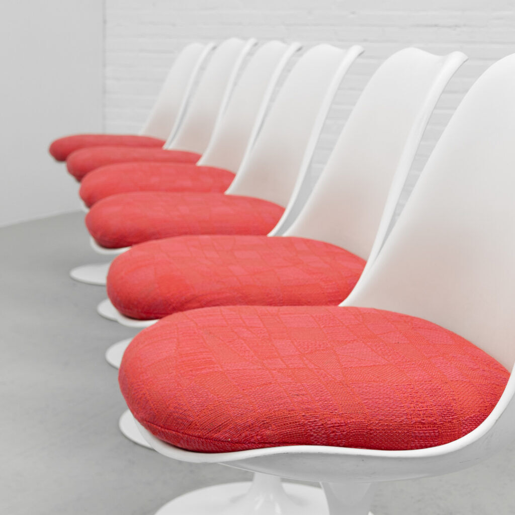 Set of 6 Eero Saarinen Knoll Tulip Chairs, 1979