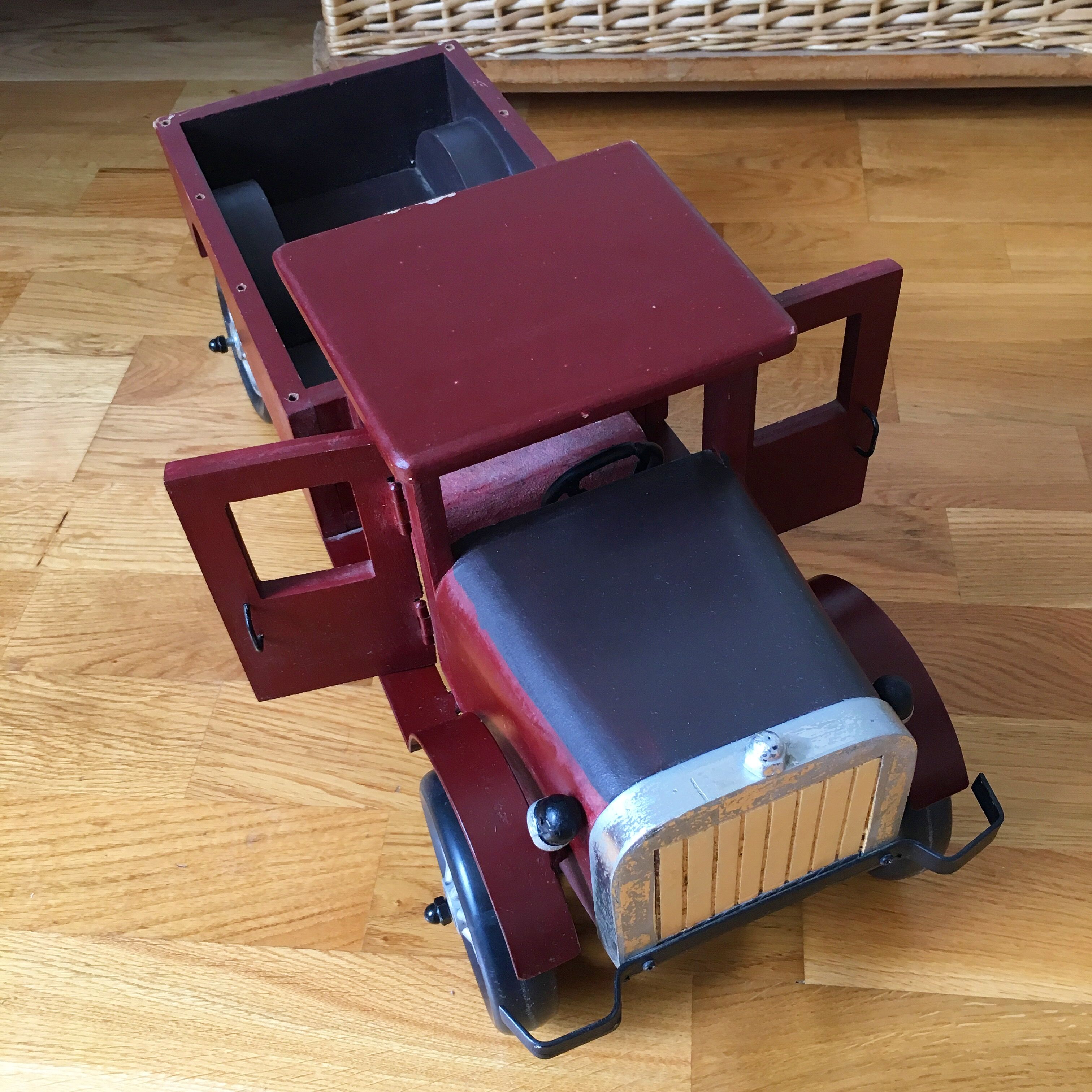 Pick up wood and metal