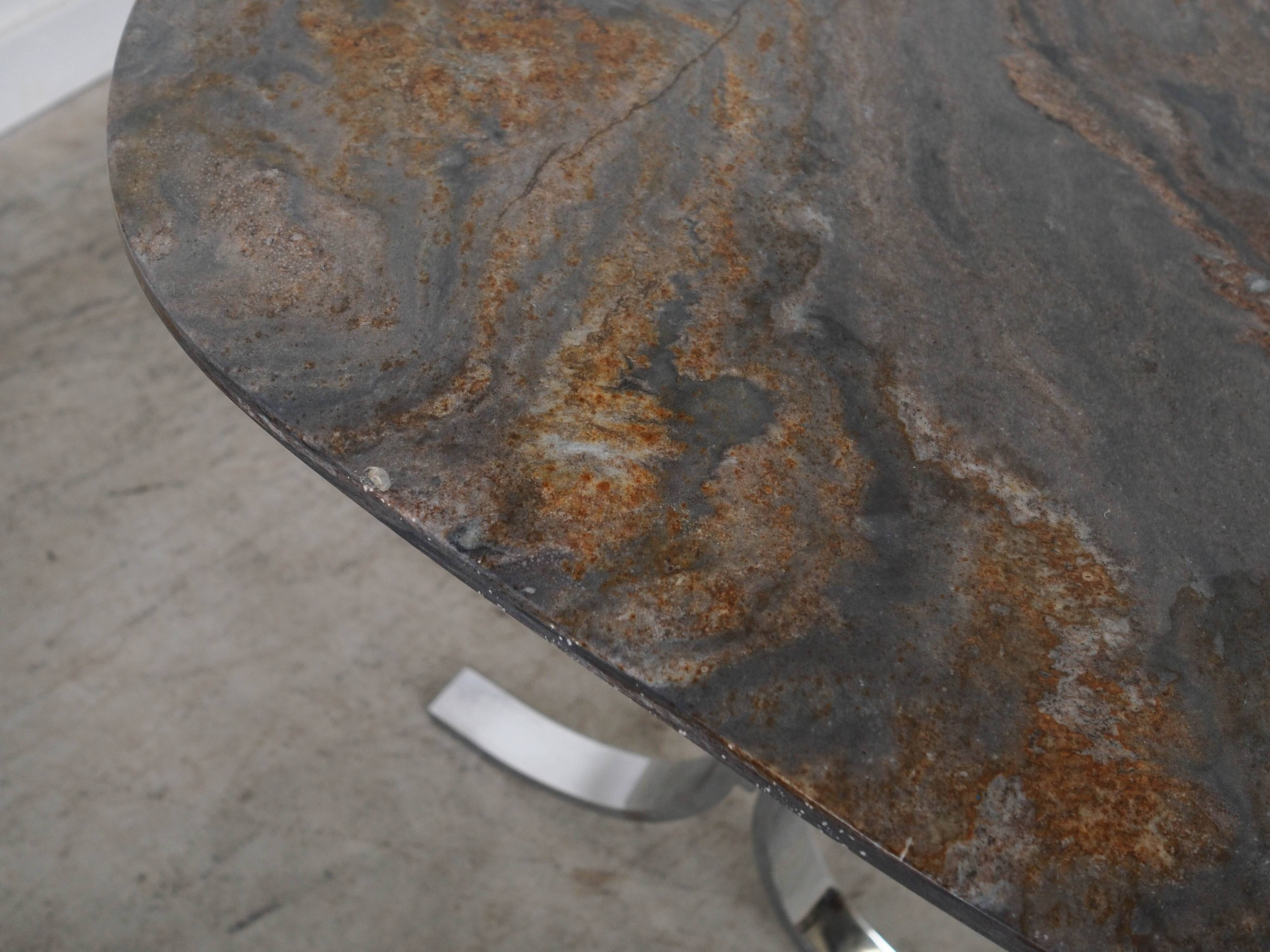 Table danoise en pierre, années 1980