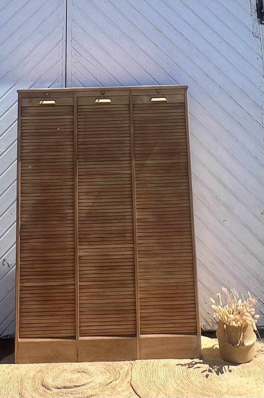Triple filing cabinet with curtain in raw oak