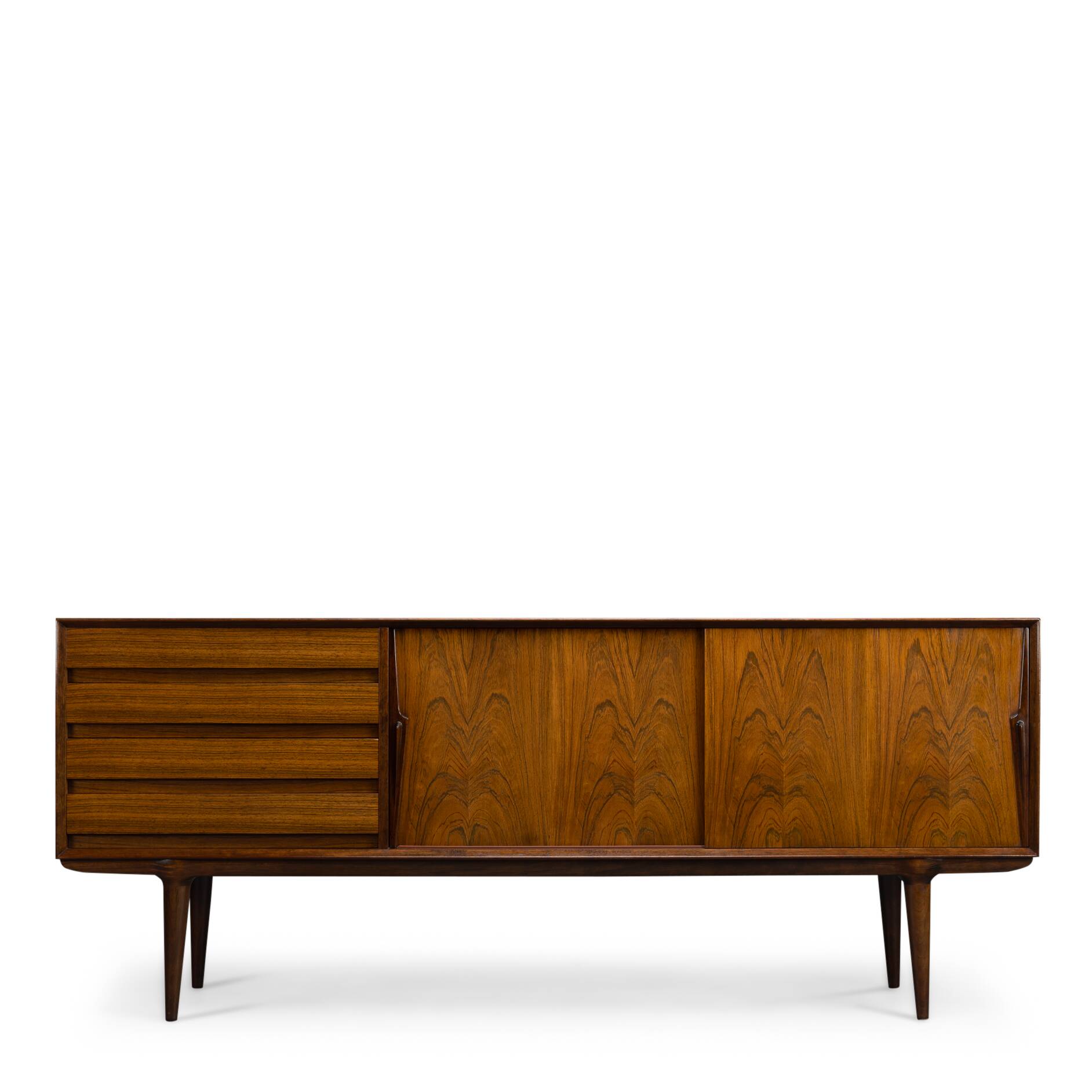 Danish buffet in rosewood, model no. 18, made in Oman by Jun Mobelfabrik, 1960s.