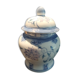 Pot en porcelaine chinoise