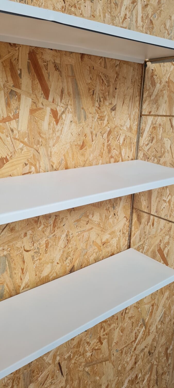 String shelf