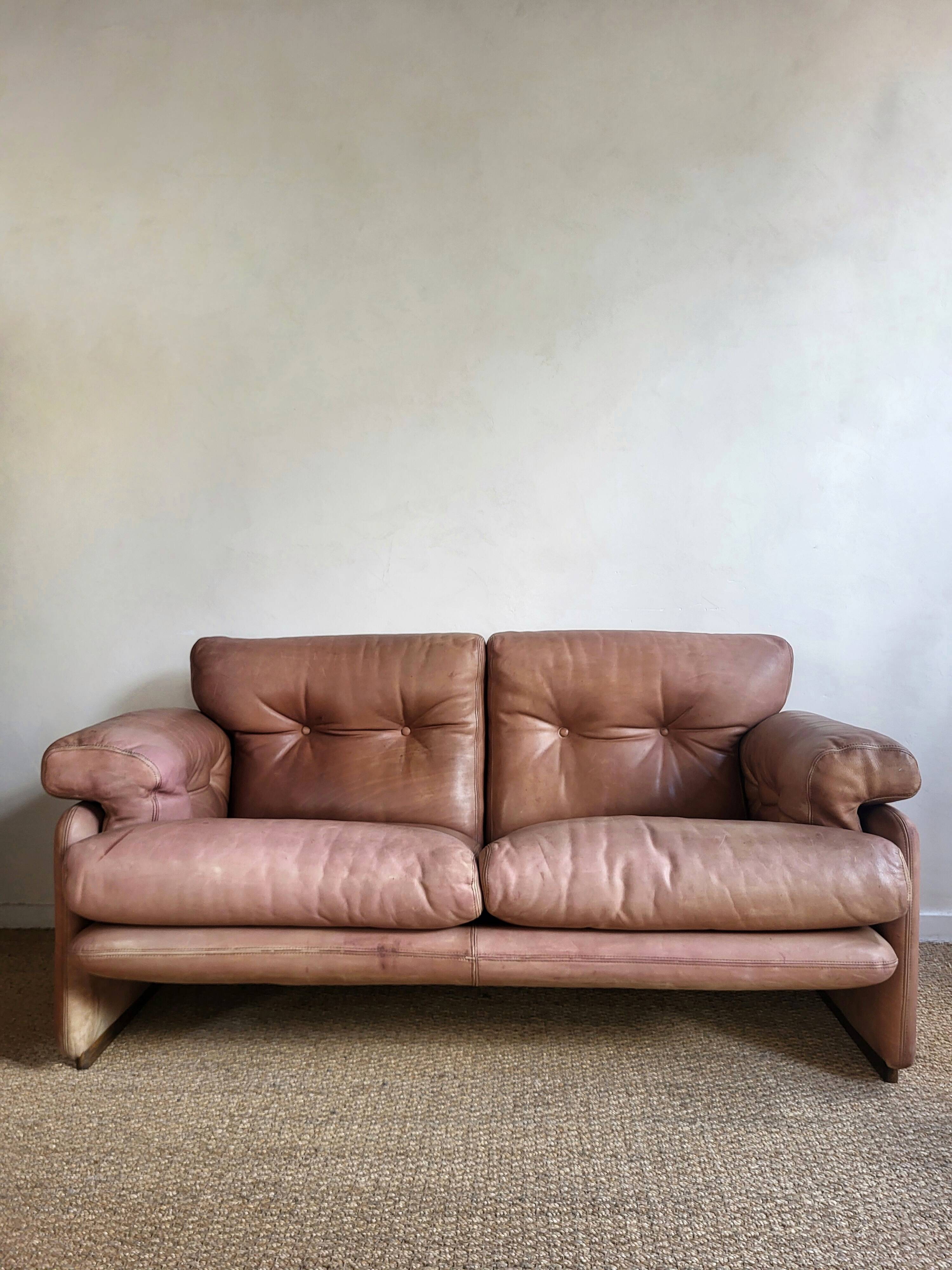 Coronado sofa by Tobia Scarpa in leather