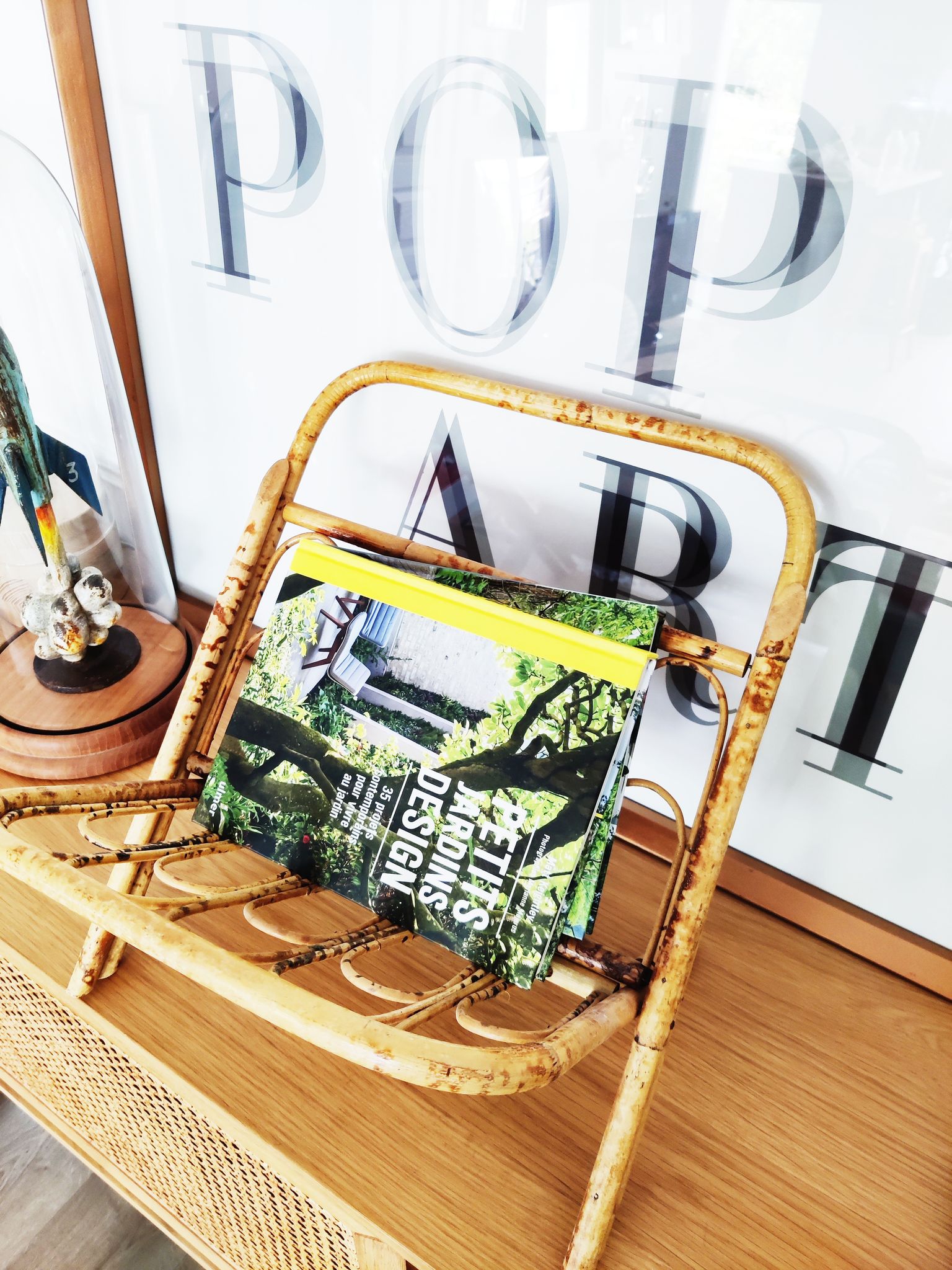 Magazine holder