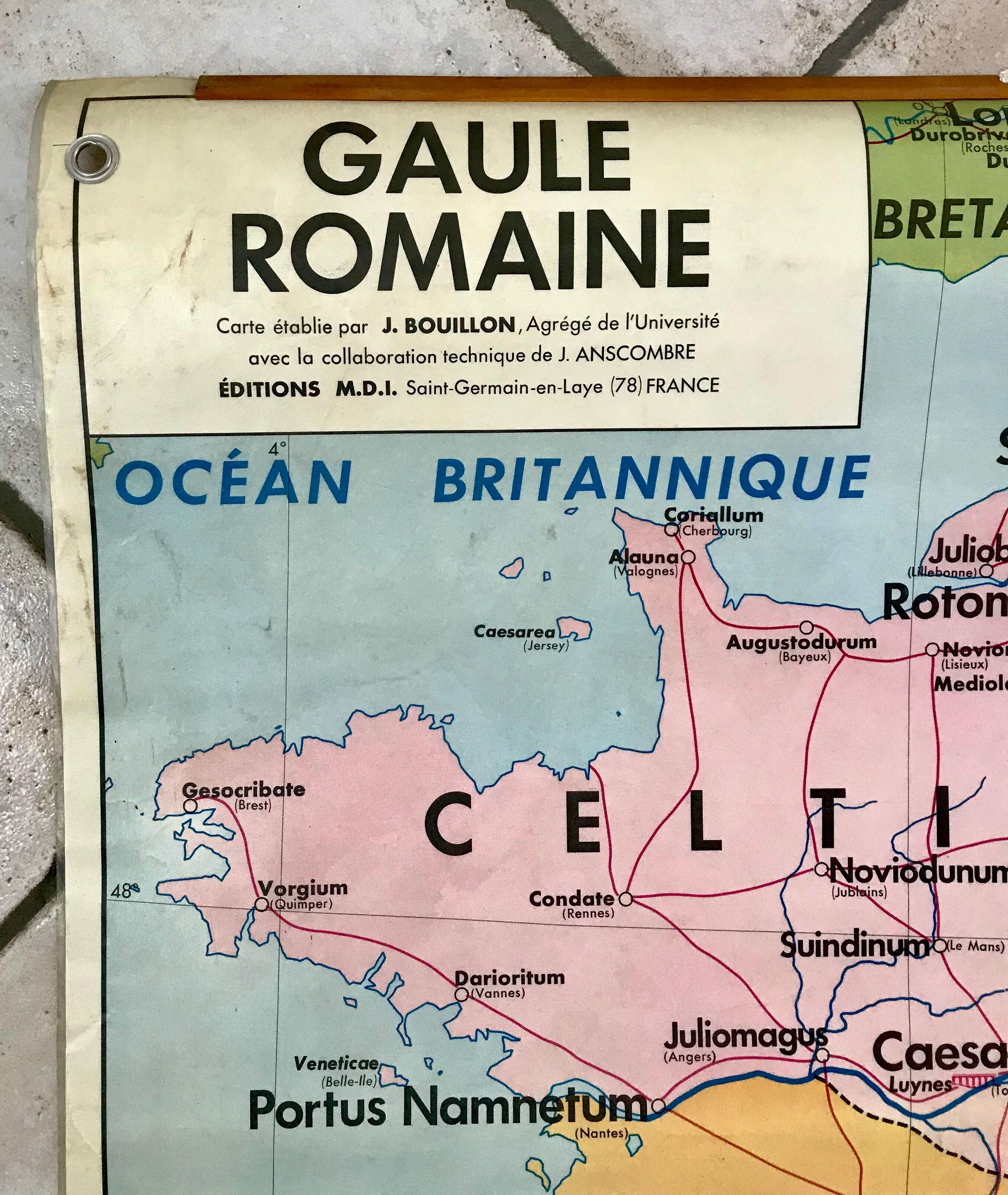 school map Librairie Armand Colin Reinhart and Wagret Roman Gaul with wooden hook 1970