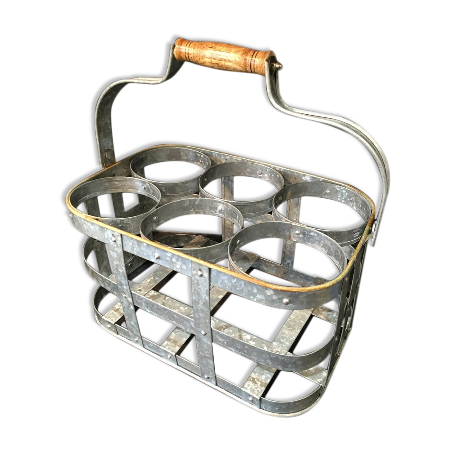 Metal bottle basket