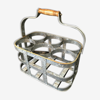 Metal bottle basket