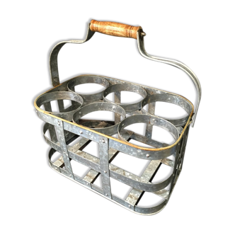 Metal bottle basket