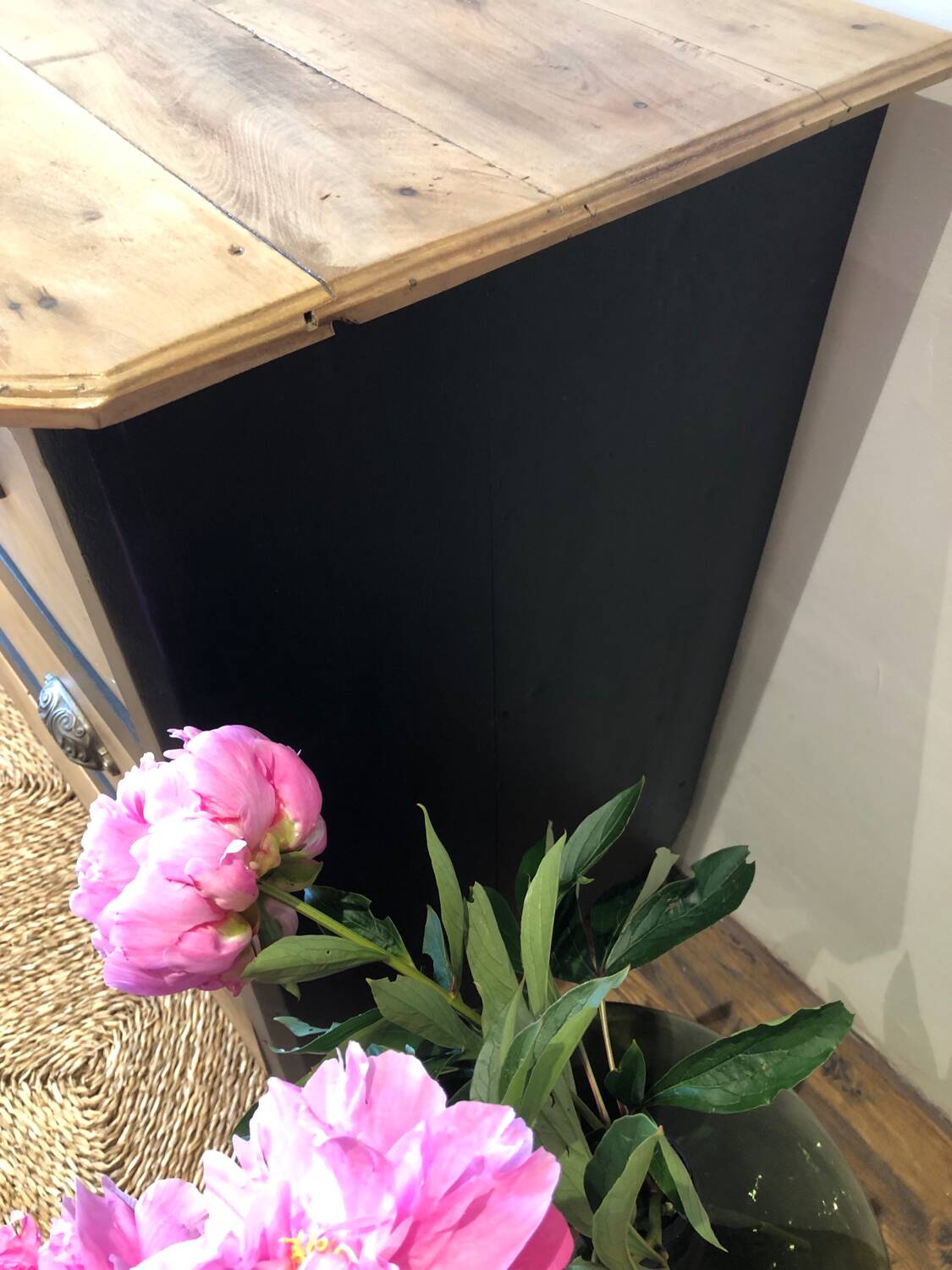 Country chest of drawers