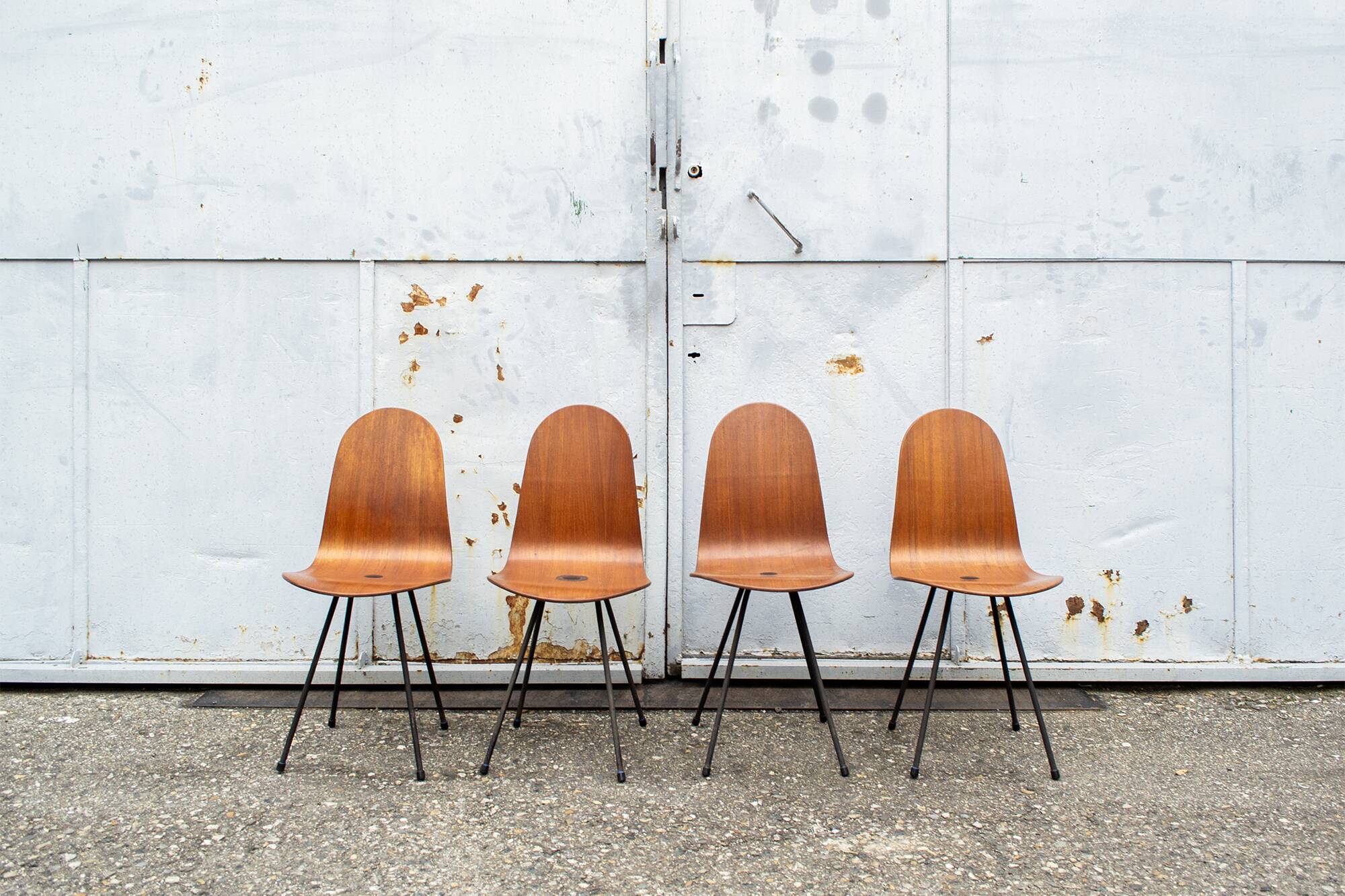 Quattro sedie mod. Arturo di Franco Campo & Carlo Graffi, per Home Anno 195