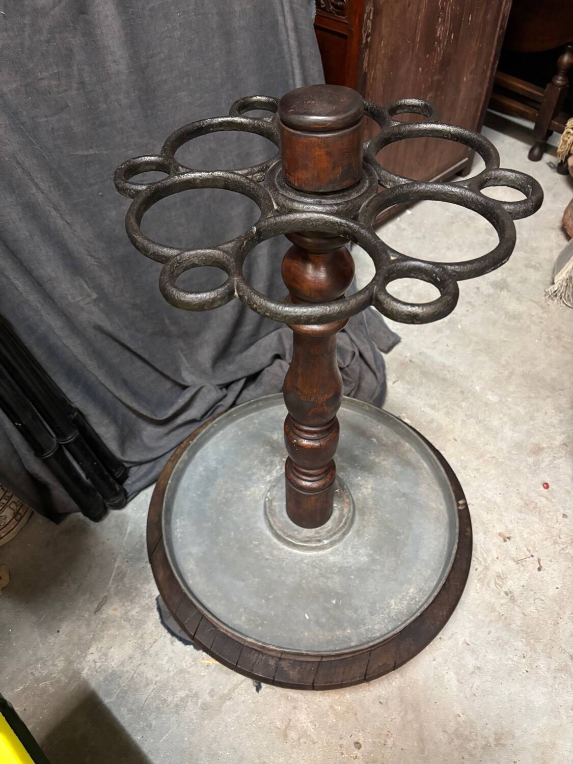 Important period walking stick and umbrella stand from the 1900s