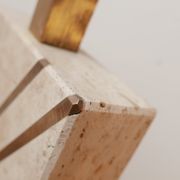 Lampe de table en travertin
