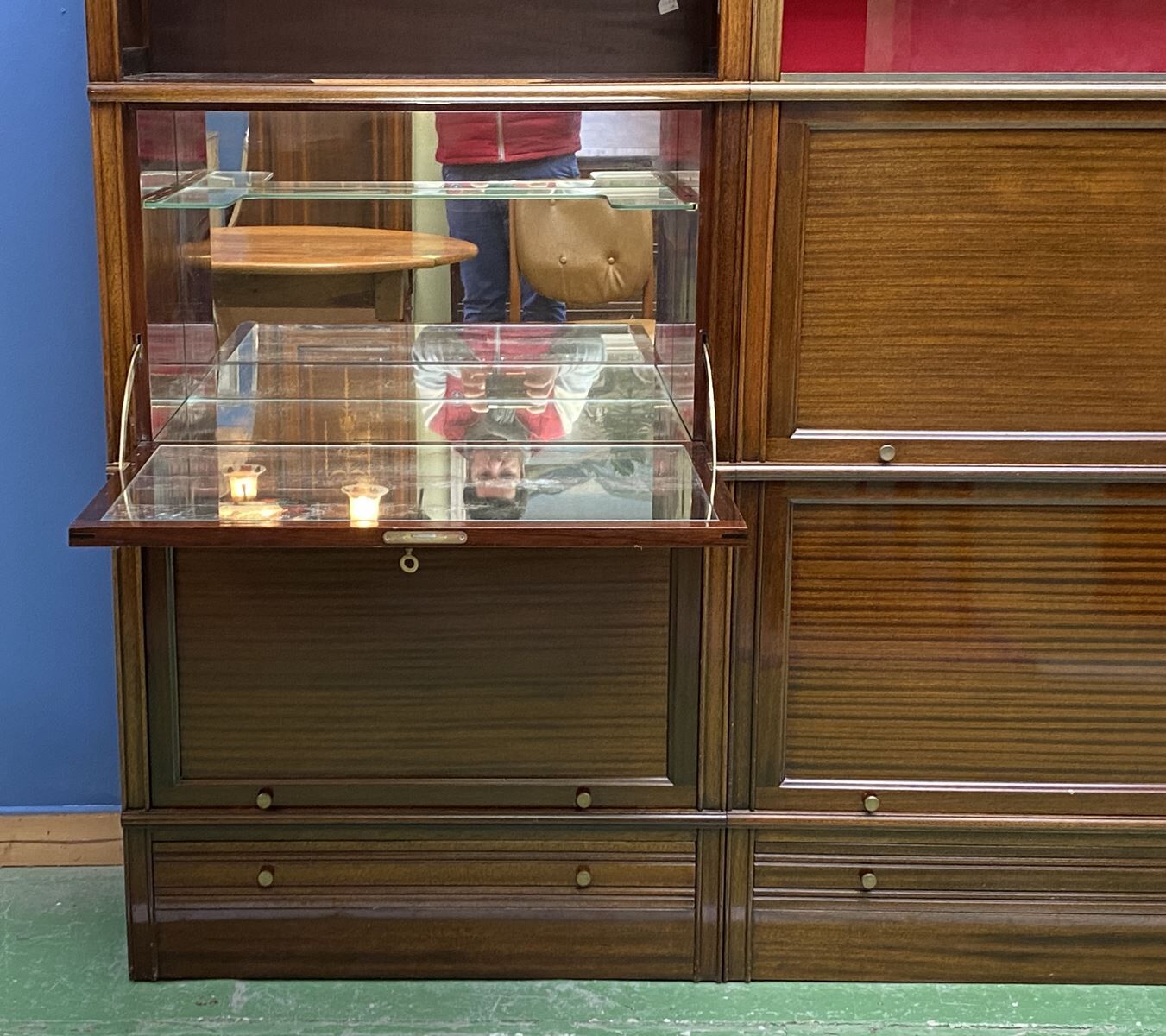 MD bookcase in mahogany 1970