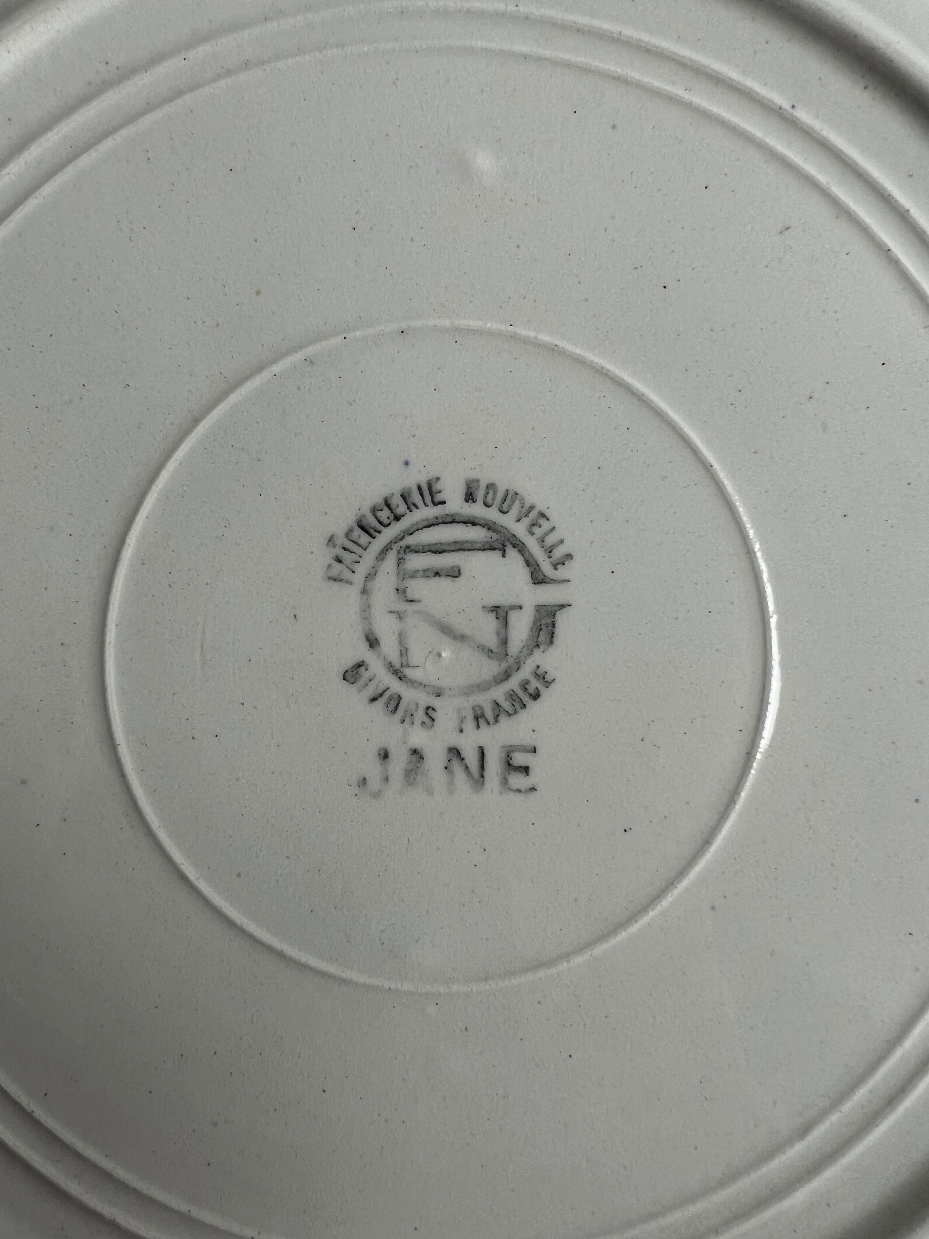 Lot 8 flat plates in excellent condition - New Givors
