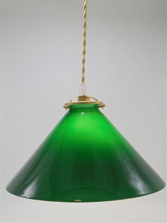 Suspension conique en opaline verte