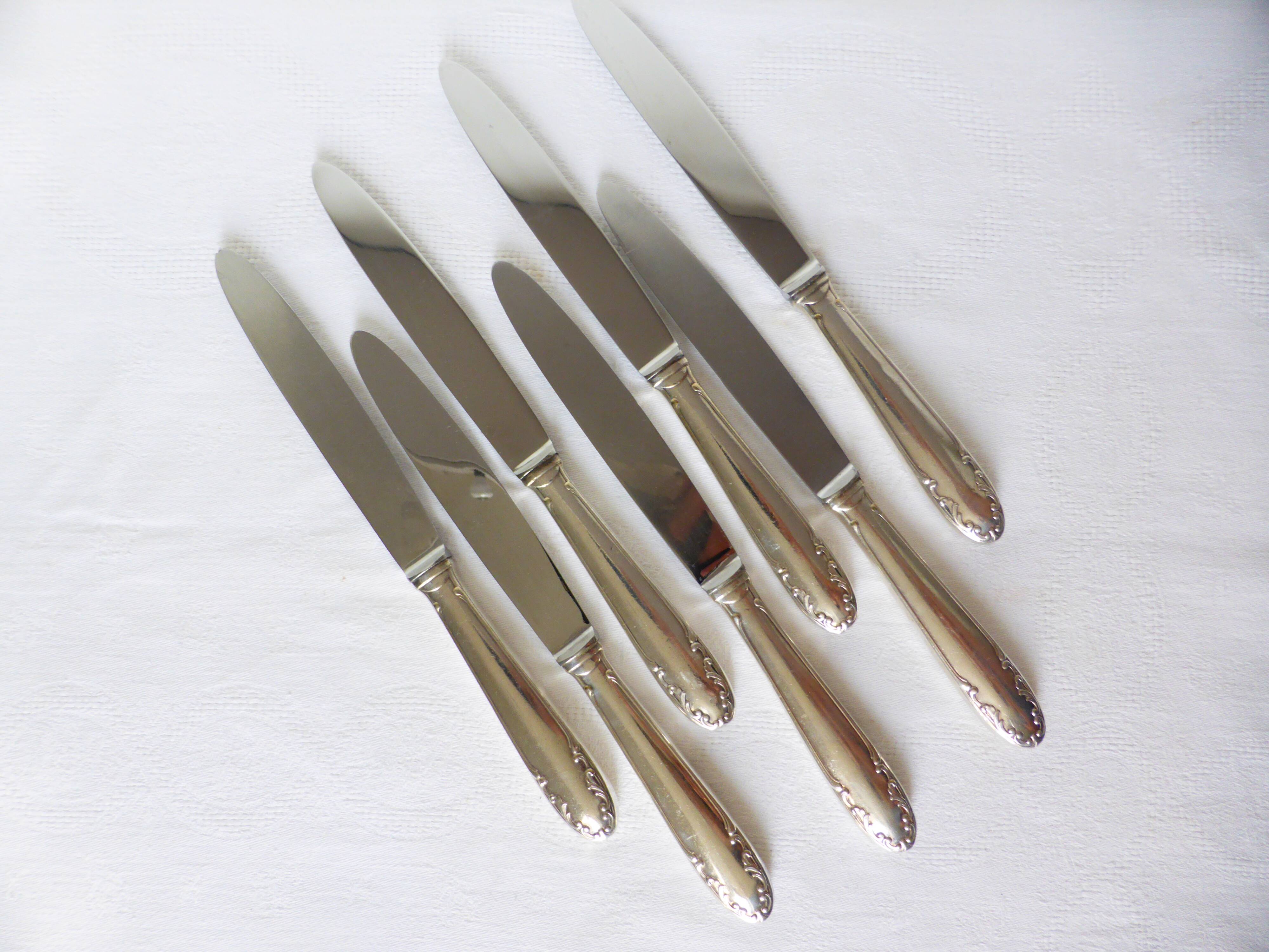 7 silver-plated metal knives, hallmarked 2107106