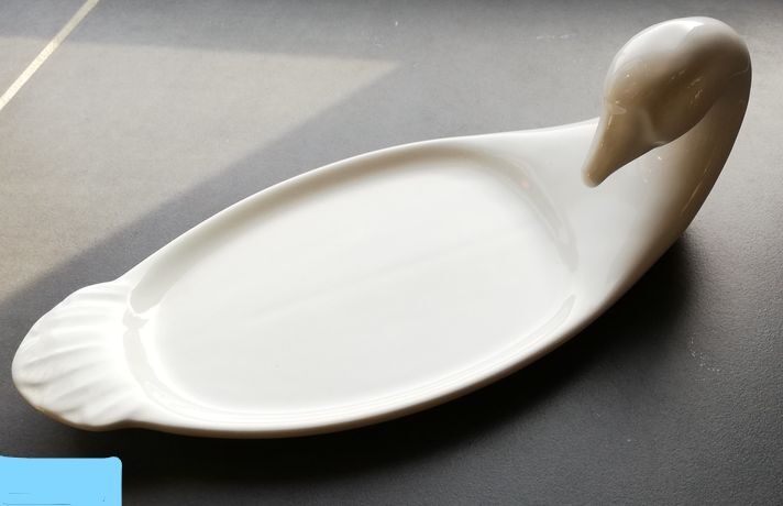 Goose-shaped porcelain foie gras dish