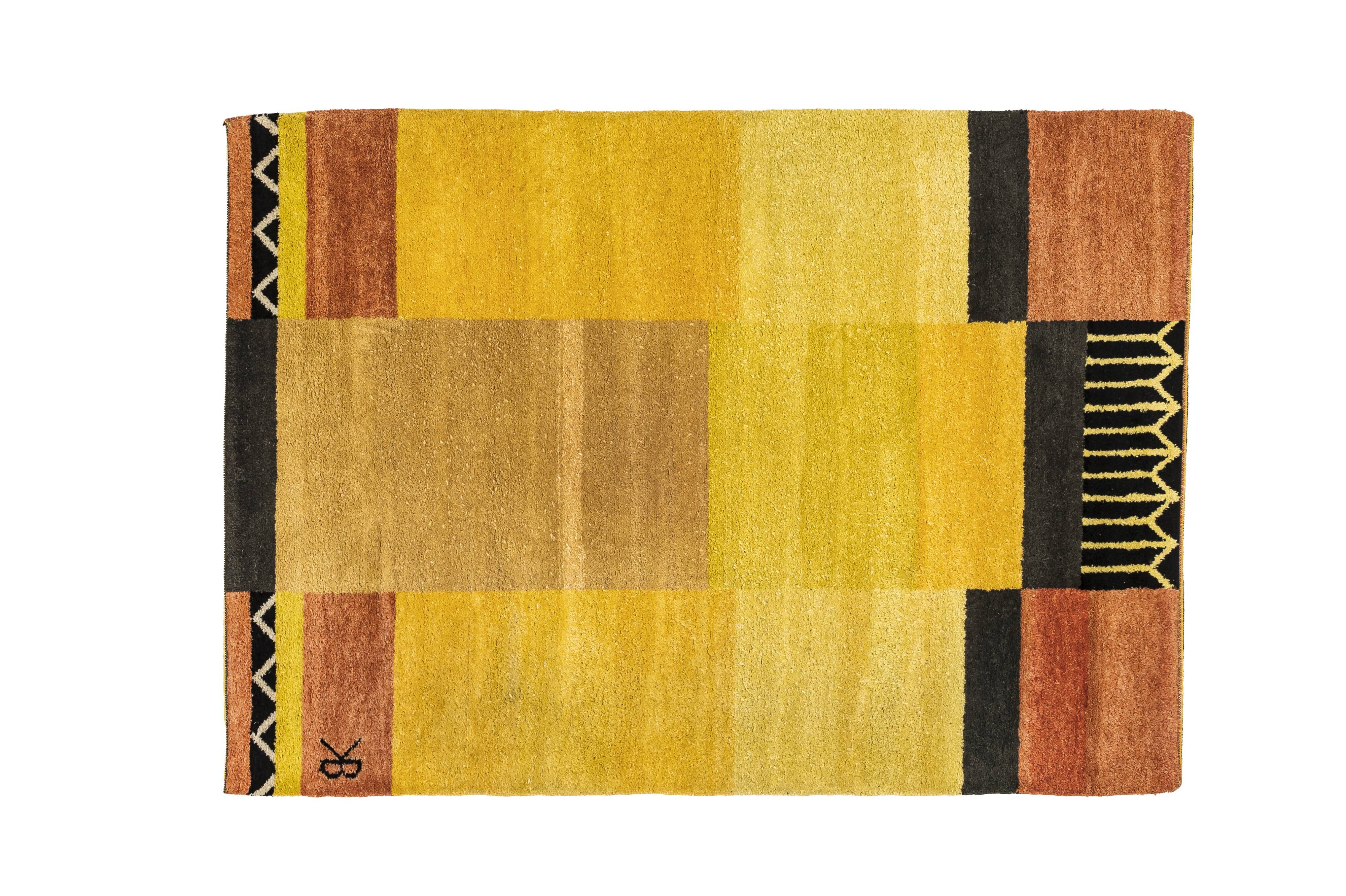 Hand tufted vintage rug by Karin Bernholm, for Axeco Svenska AB. 200 x 142 cm (79 x 56 in)