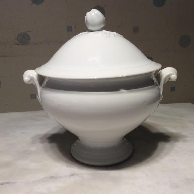White porcelain soup maker