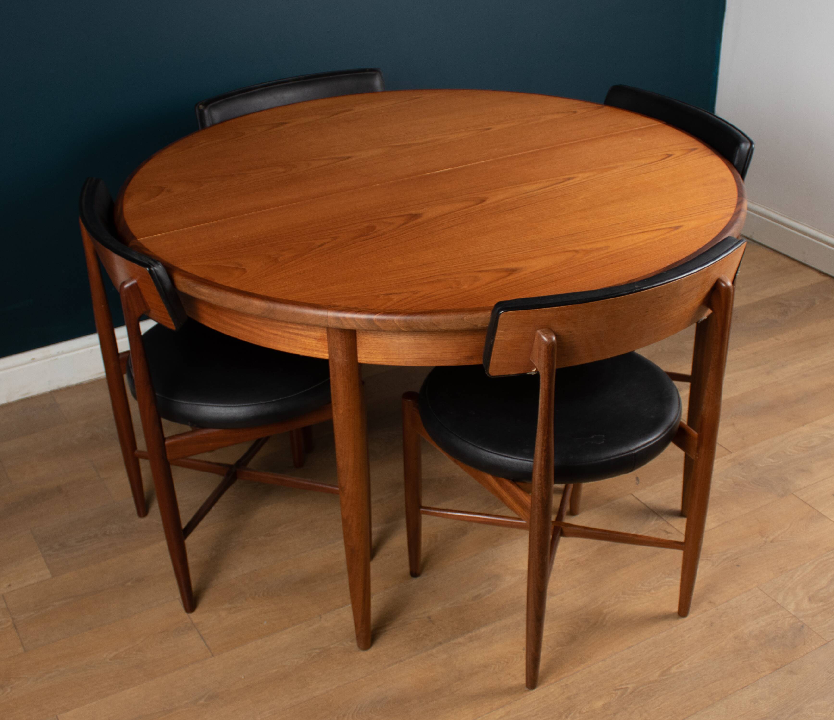 Table à manger et 4 quatre chaises GPlan Fresco par Victor Wilkins
