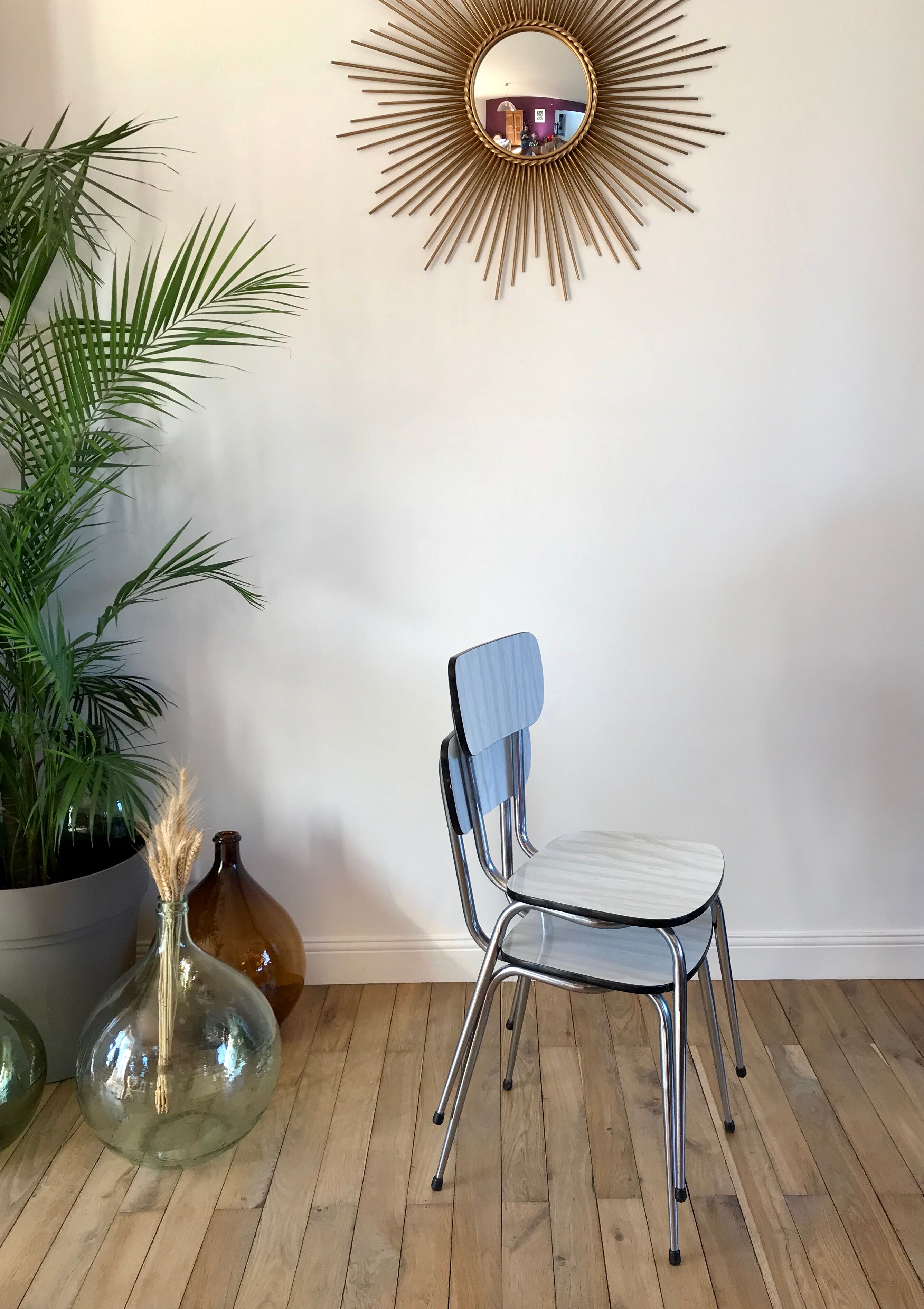 Duo of white formica chairs marble effect 70s