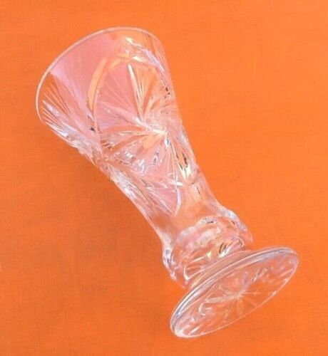 1970s vase cornet on pedestal crystal cut and chiseled